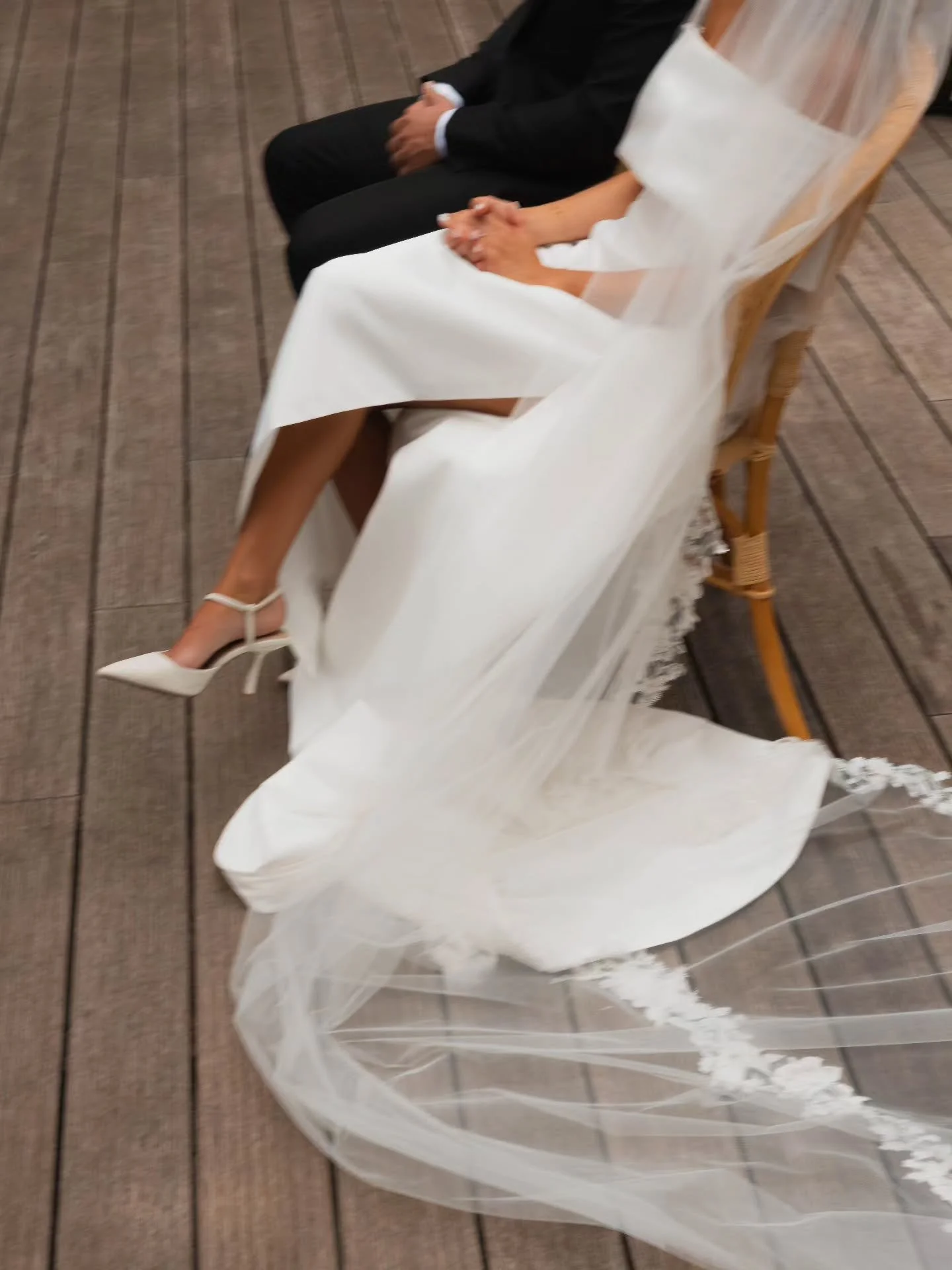 Rita and Jorge wedding 
.
.
Photo/Video - @notyourtypicalphoto
Bride - @ritamruivo
Dress - @noivas_d.dinis
Groom - @jorge.infcan 
Suit - @penhalta.portugal
Venue - @iguariasdotempo 
DJ - @paivasomeventos