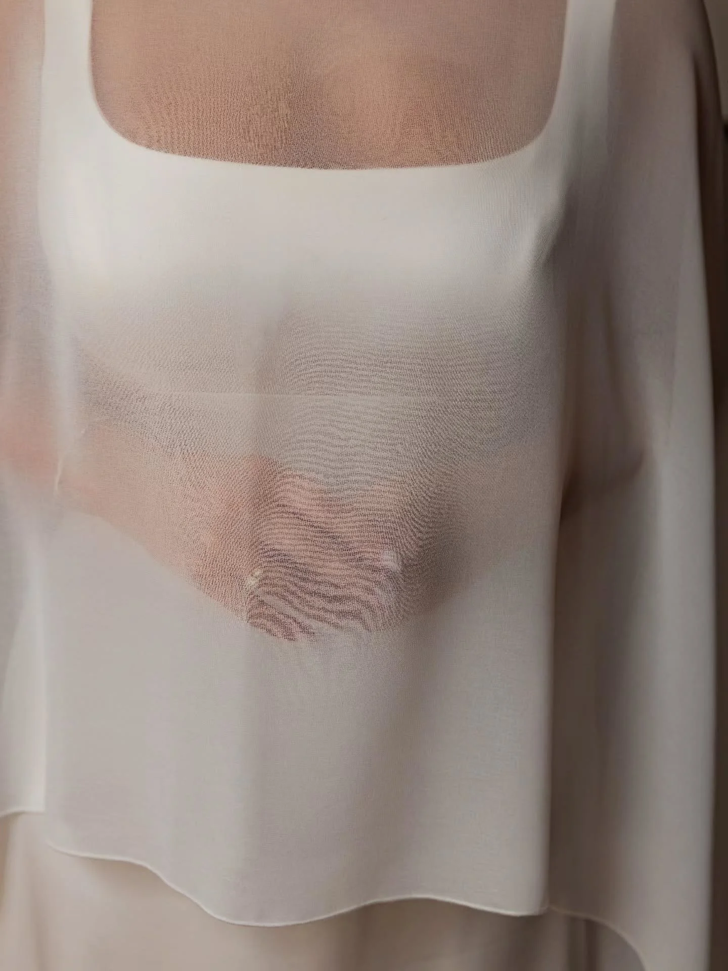 Beauty in every detail 🫶
.
.
Photo - @notyourtypicalphoto
Video - @os_tais
Bride - @catiaalheira
Dress - @jesuspeiroporto
Hair - @carlajoao.hairstylist
Makeup - @marciadinoramakeup
Shoes @zilianofficial
Groom - @pedrqueiros
Suit - @hugo_official
Bar