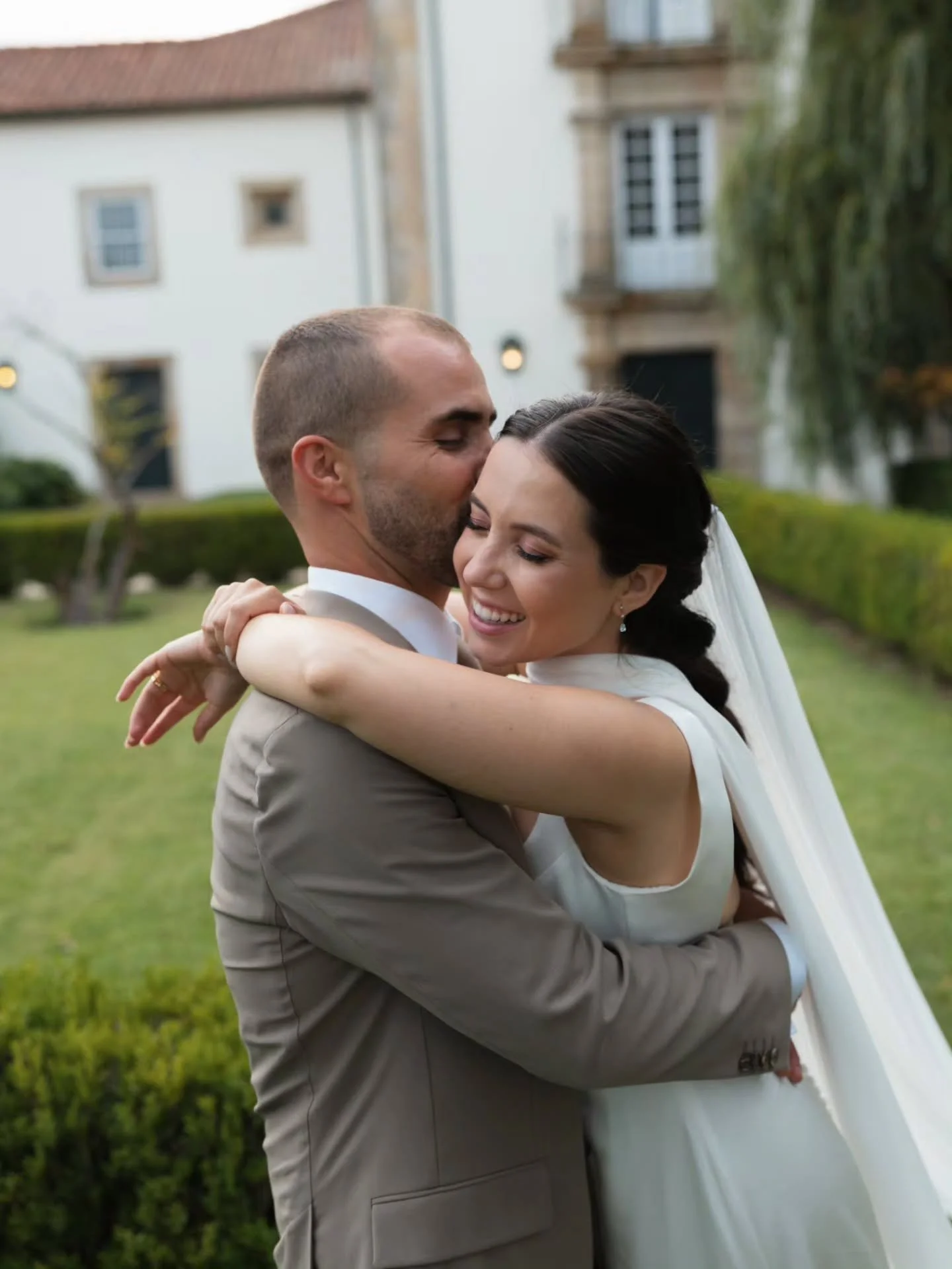 What a day it was 🤍
.
Photo - @notyourtypicalphoto
Video - @os_tais
Bride - @catiaalheira
Dress - @jesuspeiroporto
Hair - @carlajoao.hairstylist
Makeup - @marciadinoramakeup
Shoes @zilianofficial
Groom - @pedrqueiros
Suit - @hugo_official
Barbet - @