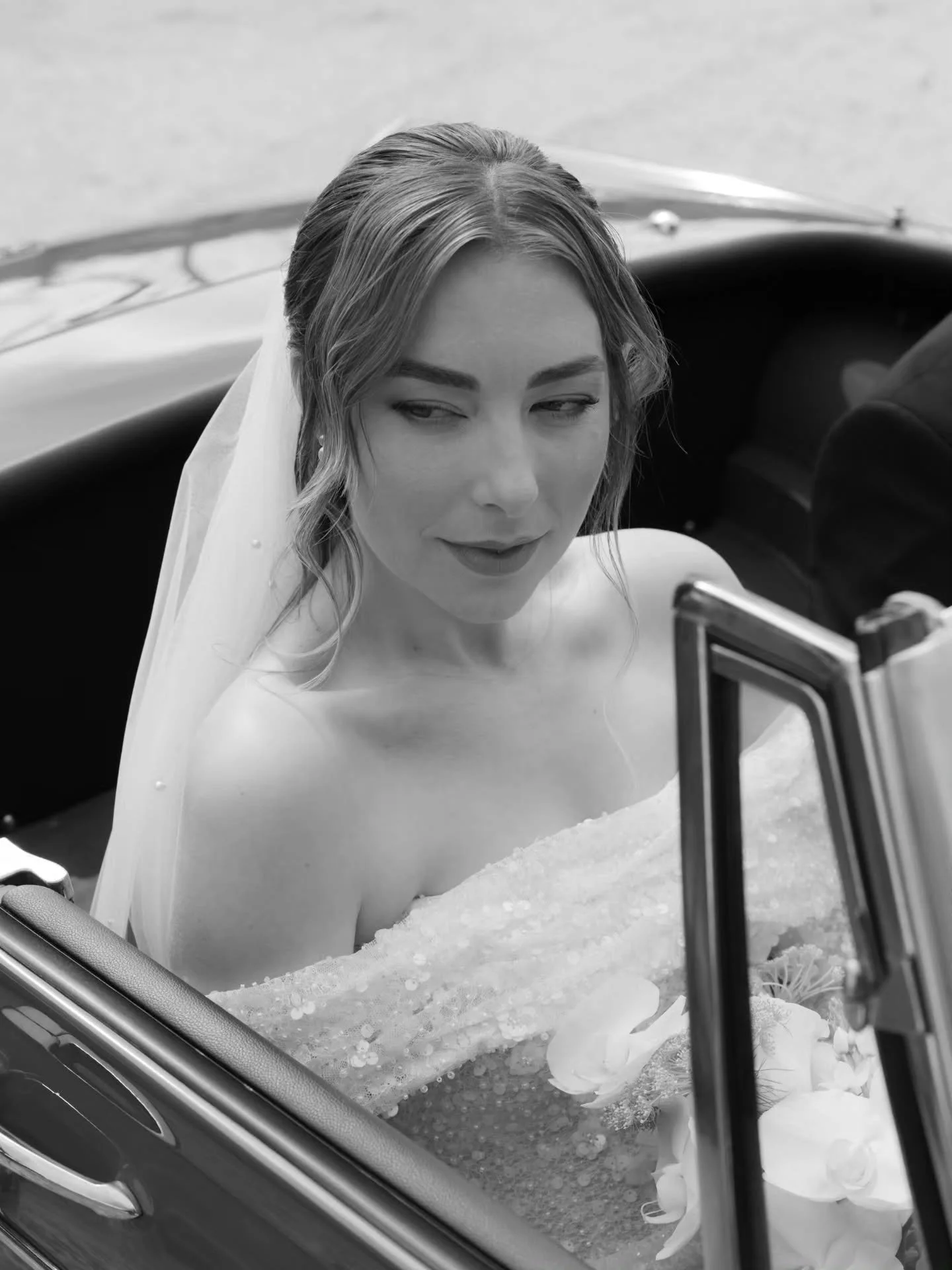 Maria, in black and white. Where everything becomes timeless 🤍
Bride - @mariaacreanga
