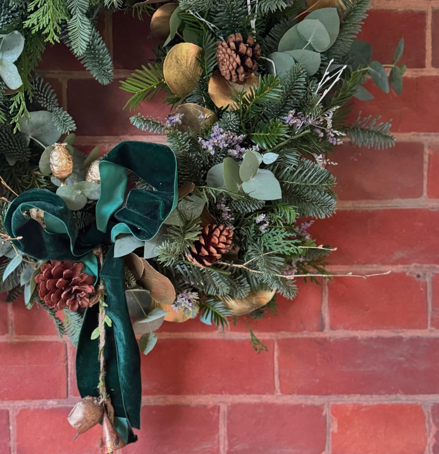 First wreath delivered and hanging in @pilatesbysea, at Katies lovey garden  studio. . All wreaths this year are finished with little copper bells. 

Jingle all the way 🔔😀

#christmasdecorating #wreath #sussexflorist #shoreham