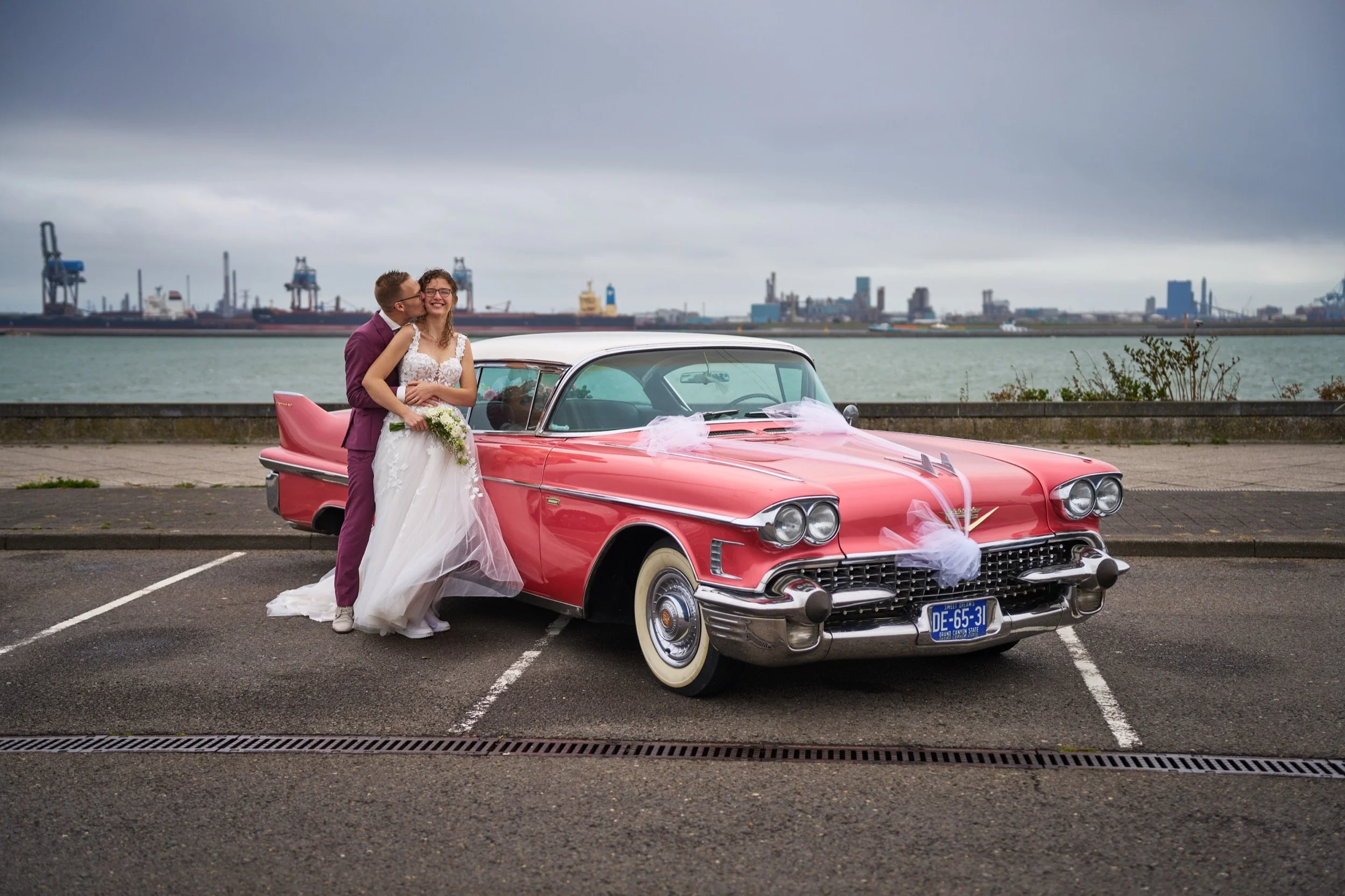 Trouwfotografie bij Villa Ockenburg met fotoshoot in Hoek van Holland en kerkceremonie in ’s-Gravenzande