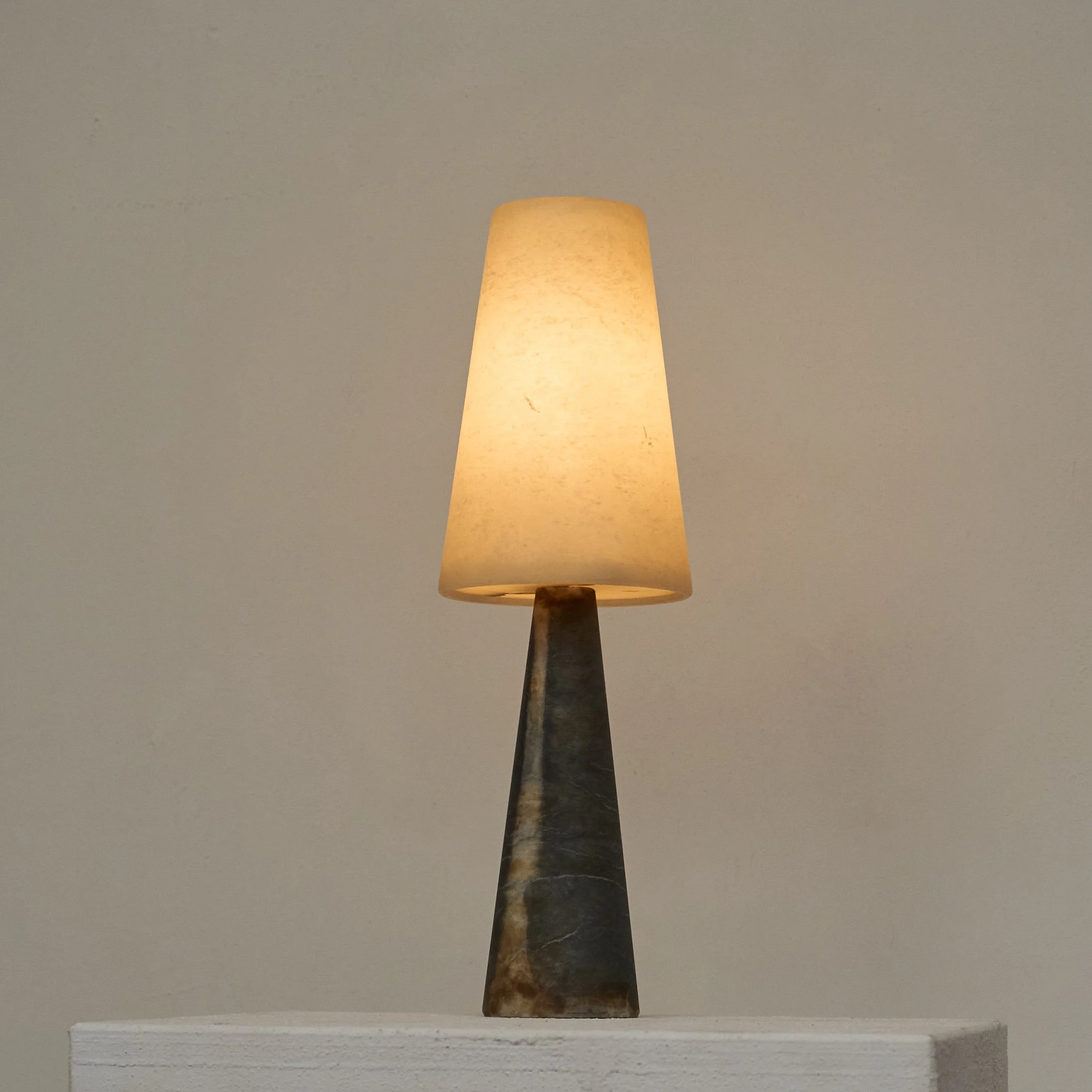 Table Lamp Alabaster Stone 01.jpg