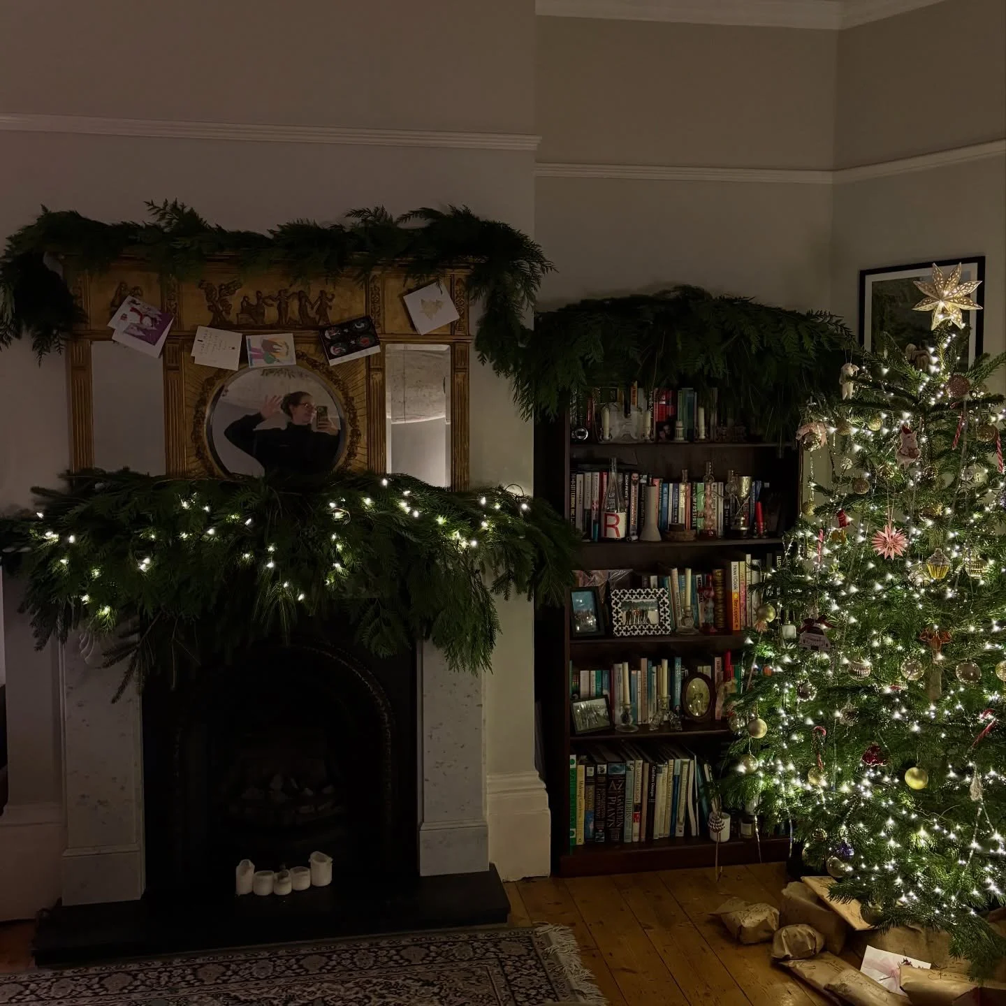 Finally got round to &ldquo;making&rdquo; my garlands 🌲 only the top one is actually made the rest I just chucked on - merry Christmas everyone love ya all xoxo