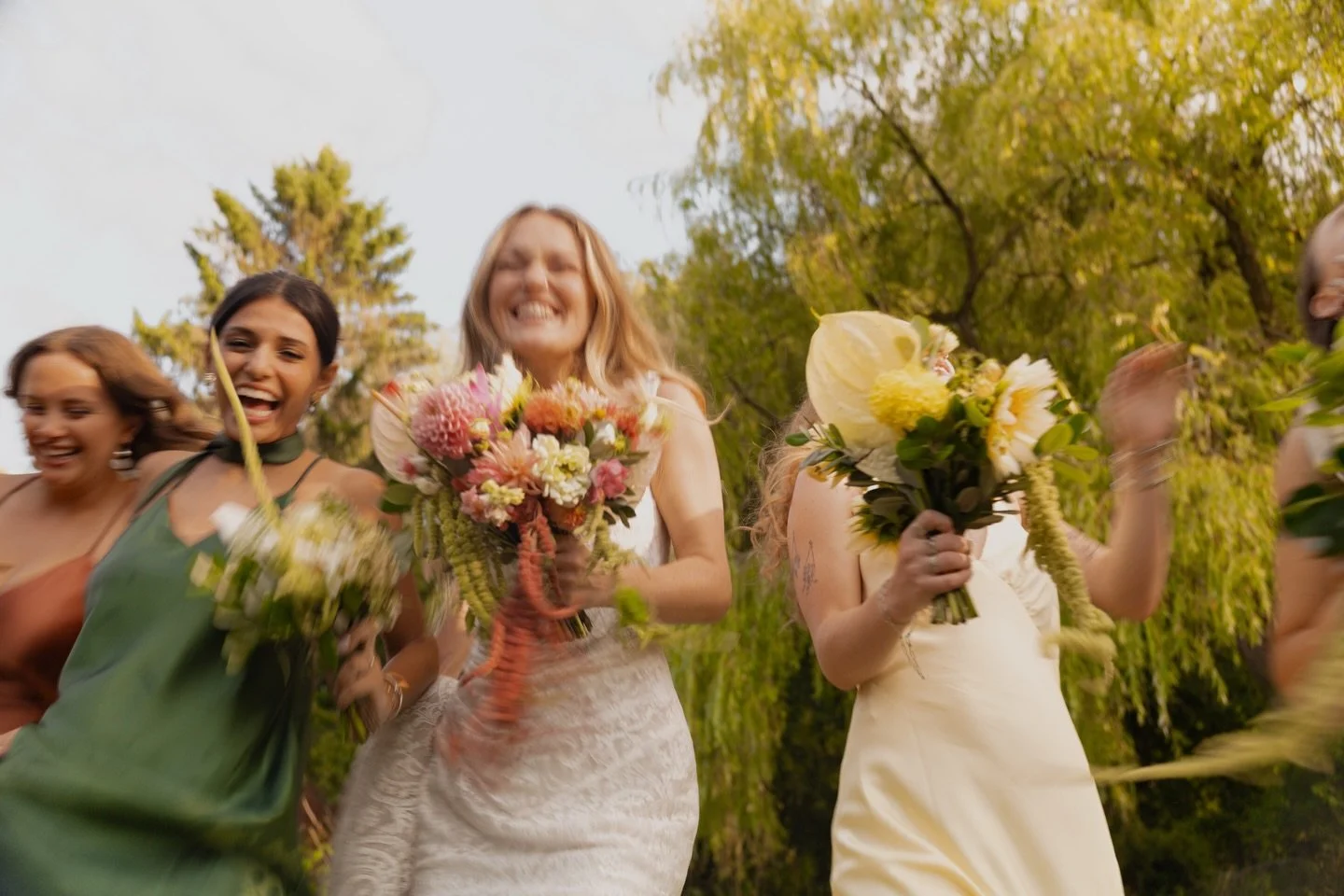 Receiving your lovely messages got me feeling like this 💛 so grateful for a life full of joy, love and obvs so many flowers !!