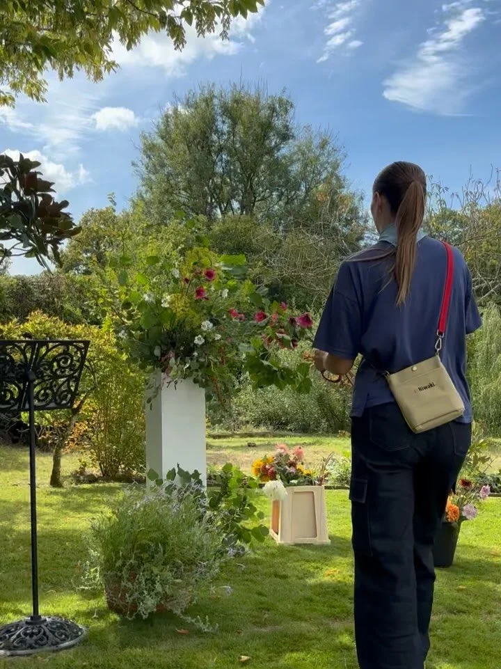 BTS of creating a natural/ garden look for the loveliest F &amp; V in her parents stunning garden 🌻