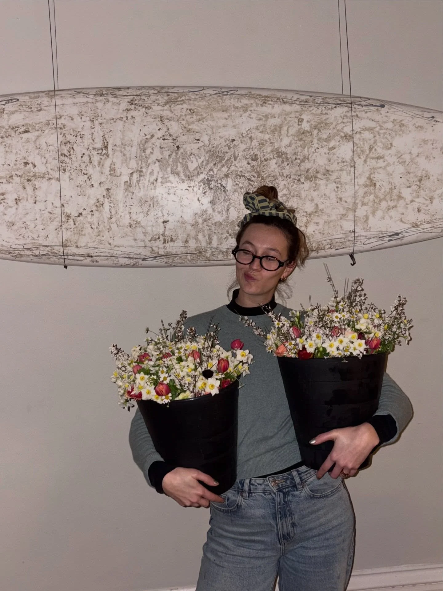 Just the scruffiest gel in the world trying to take nice photos with her fragrant spring bunches that are at @oreliajewellery this weekend 🤍