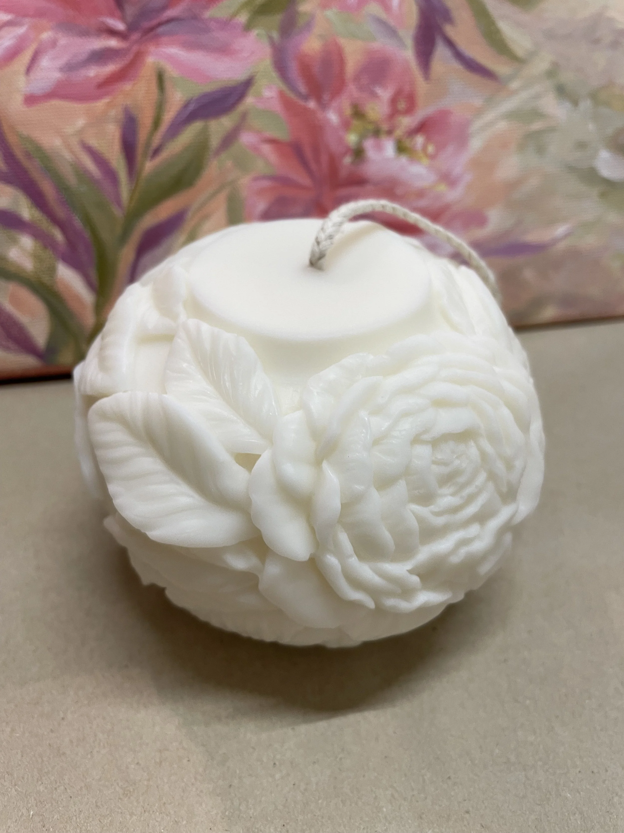 Pioni pallokynttilä