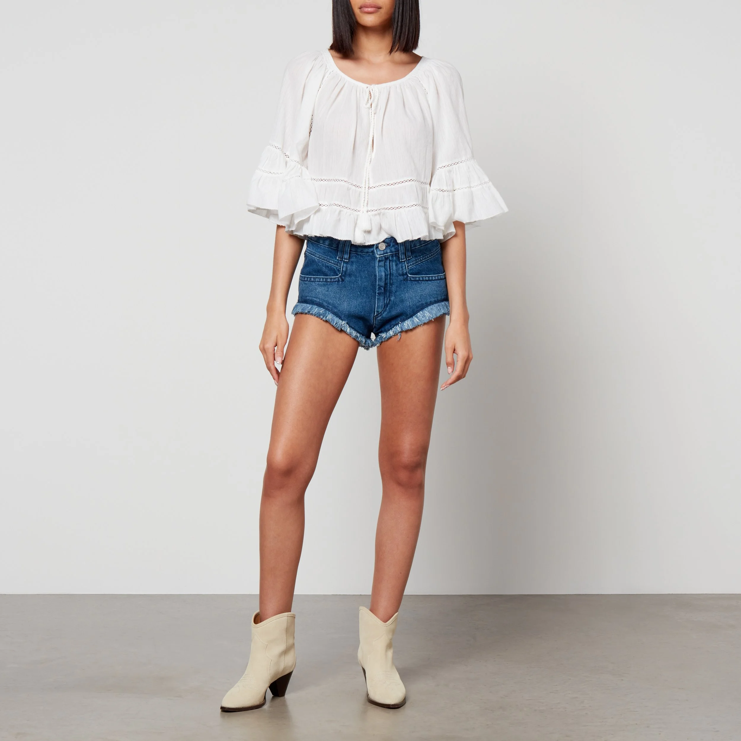 13940309-3.jpg