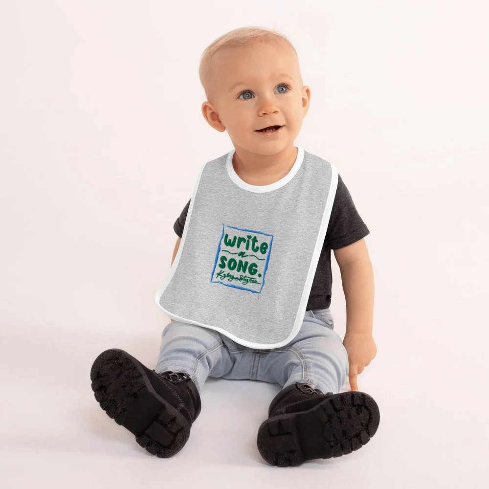 embroidered-baby-bib-heather-gray-white-front-63d13b4e51192.jpg