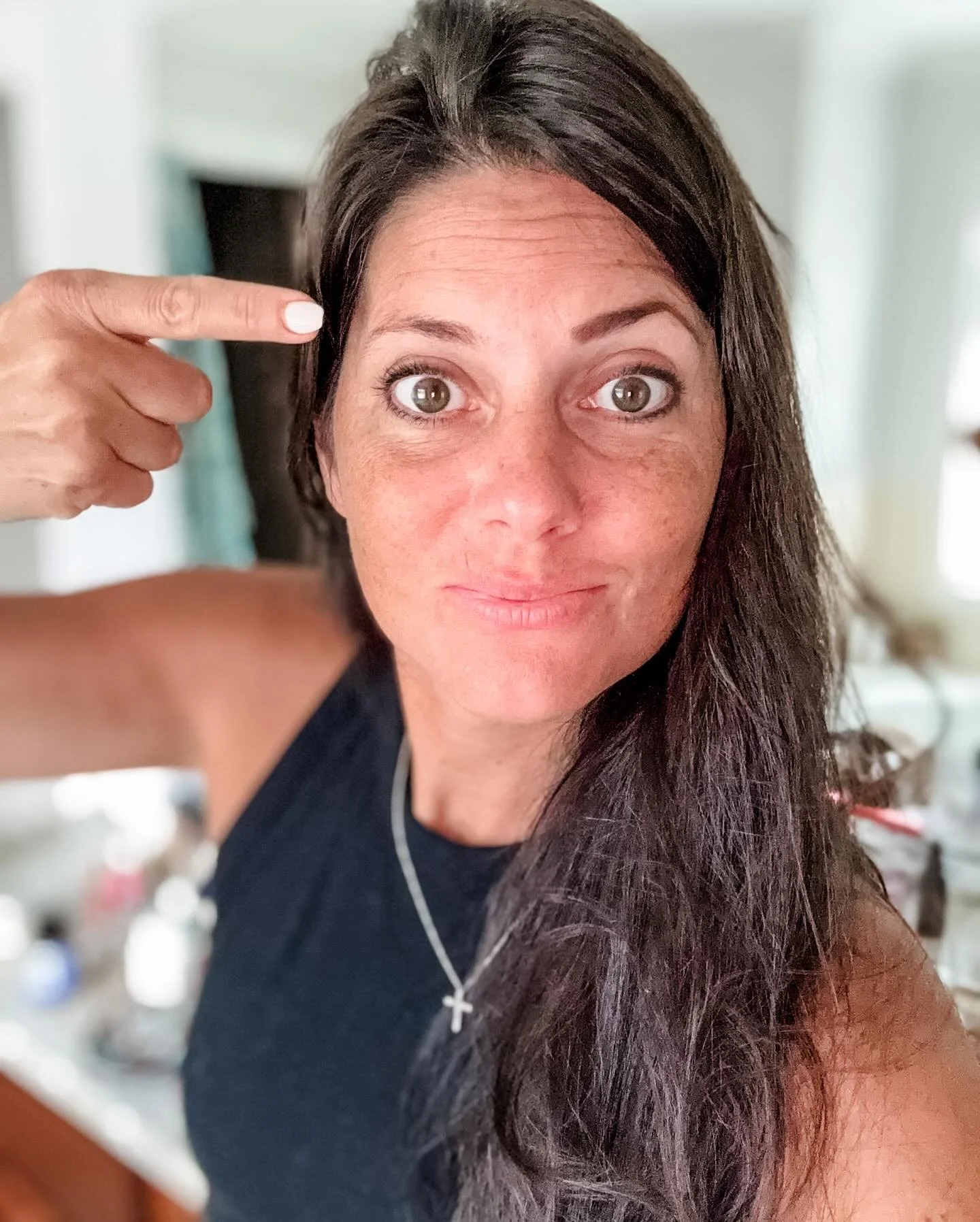 Wild selfie 😅😅 I can&rsquo;t believe I&rsquo;m posting this.

I don&rsquo;t do a full face of make up all the time, but usually before I leave the house I at least &ldquo;do my eyes.&ldquo;

Usually what that means is a little mascara and what I ca