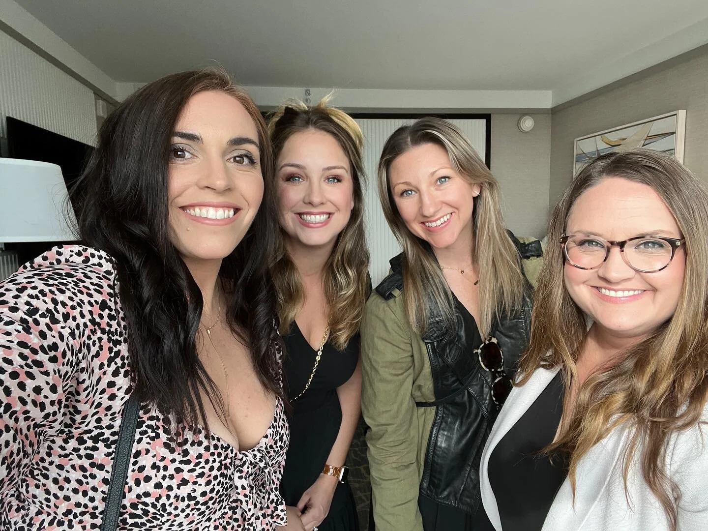 Because dinner wasn&rsquo;t enough time🏝🍹🧖🏼&zwj;♀️#momsweekendaway