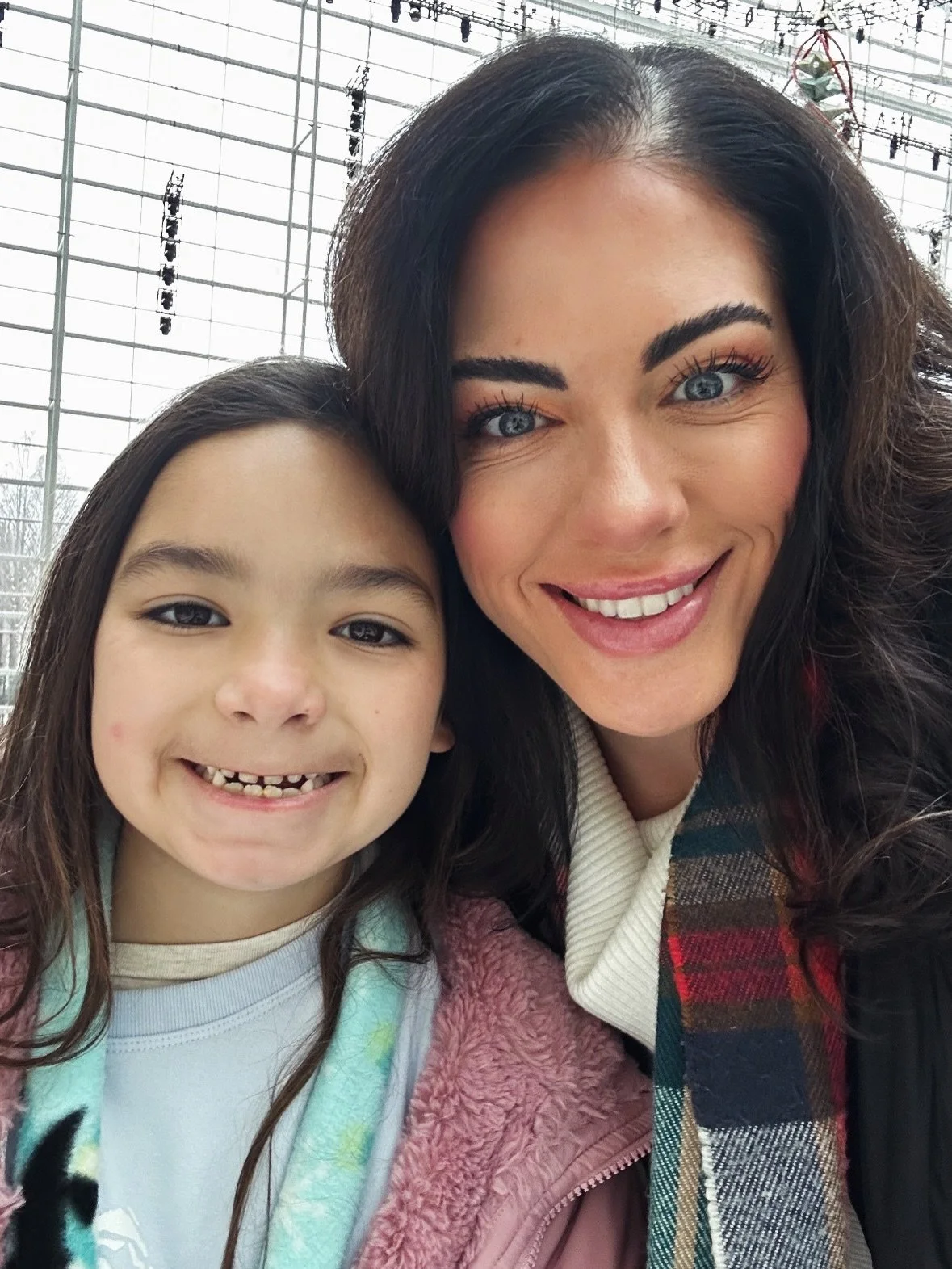 Feeling F🎅🏻STIVE &amp; F🎄RAL

Quite a busy round up &amp; mish-mash of holidaying..

Bucket list is FULL,
But hearts are FULLLLLER 🫶🏻❤️💚

It&rsquo;s IMPOSSIBLE to keep up with ALL holiday activities,
But I will say checking off:

@gaylordnation