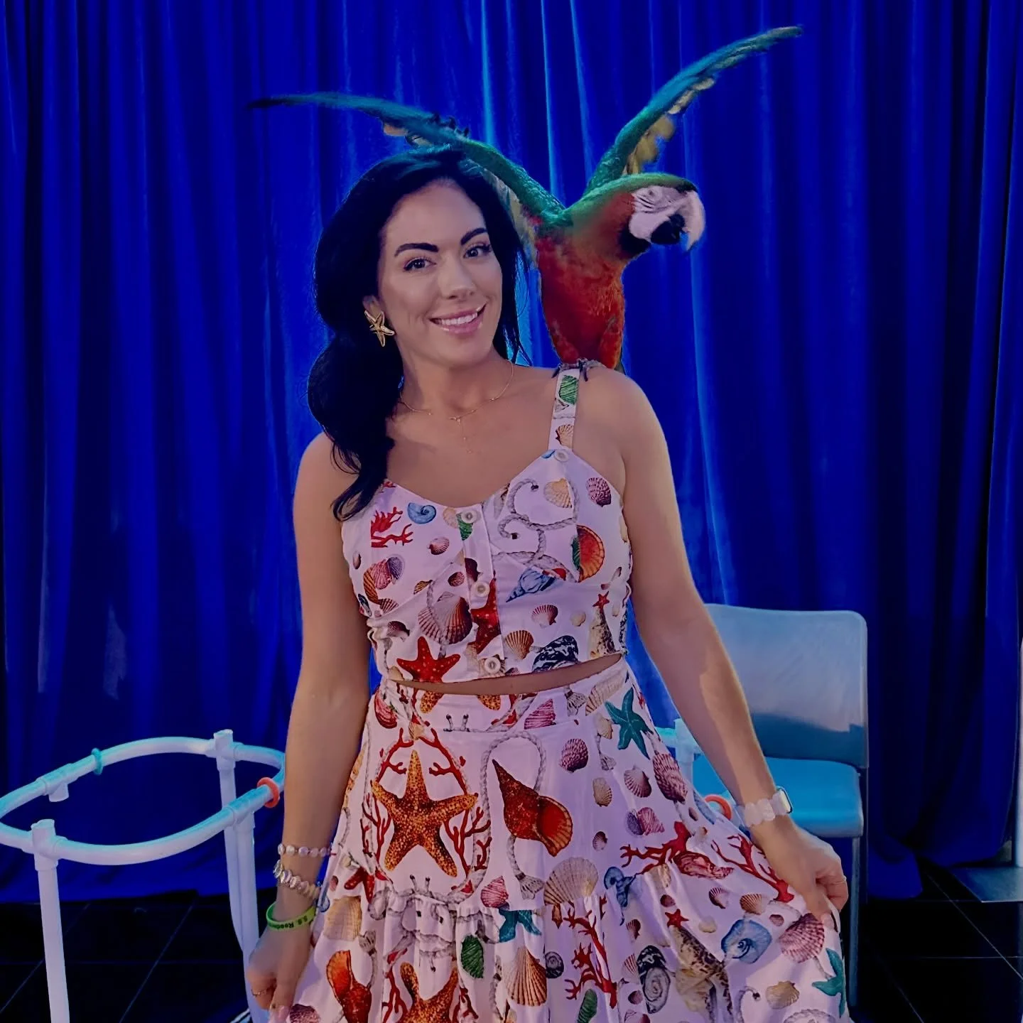 ASK ME ABOUT MY WEEKEND 🤩🤩🥳🥳

Bc literally I won&rsquo;t shut up about this 😅😅🥳🥂

LIBRARY PARTY!

📚✨ I went to Evening in the Stacks this weekend and I&rsquo;m still not over it 😍

🎉 If you&rsquo;ve never heard of it, it&rsquo;s basically 