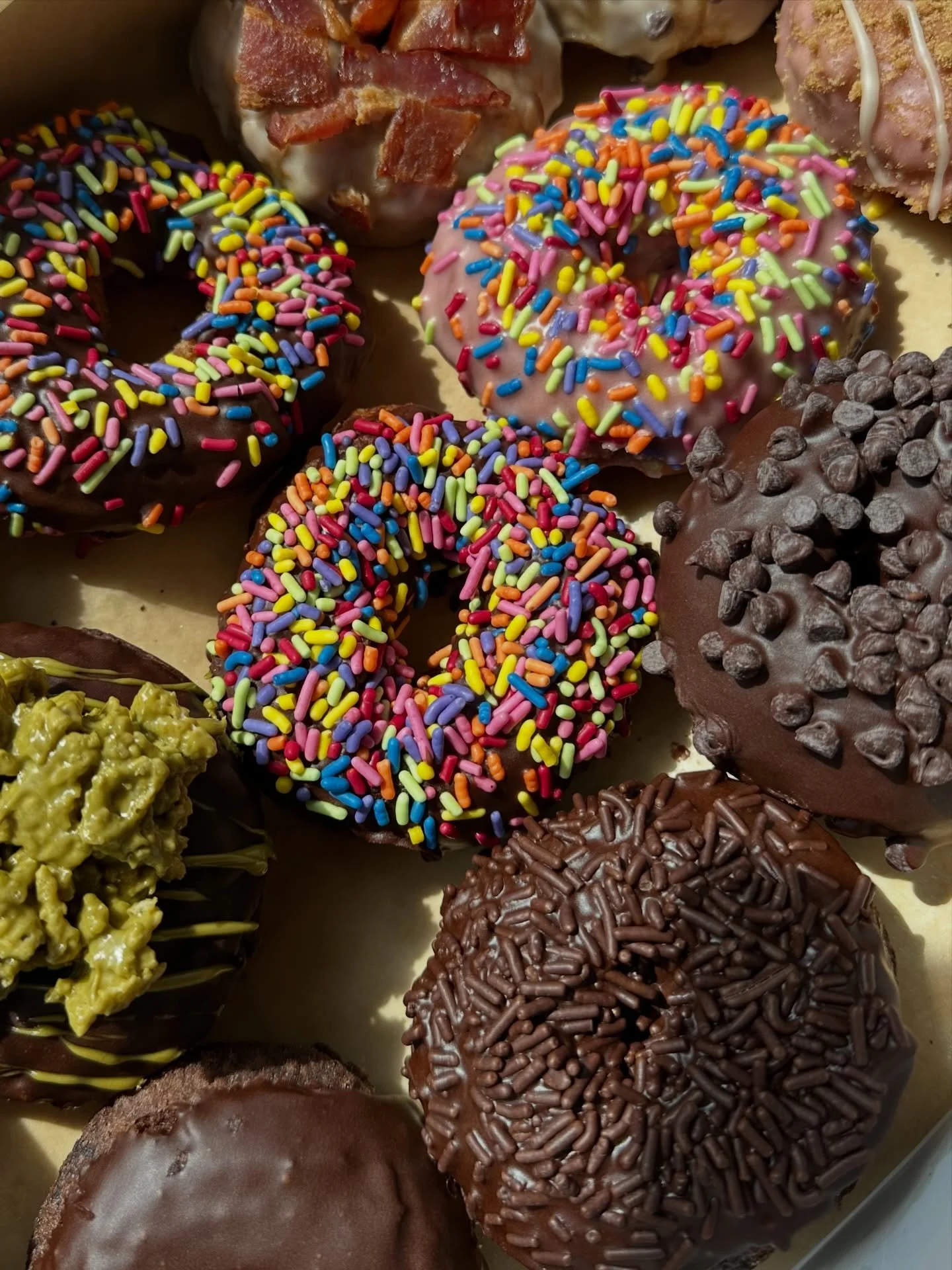 BDAY D🍩NUTS !!

You know I&rsquo;m ALWAYSSS on the hunt for the best donuts around town, so I was basically smitten when I came across these !!

✨ If you&rsquo;ve been searching for gluten-free treats that actually taste amazing&hellip; this is your