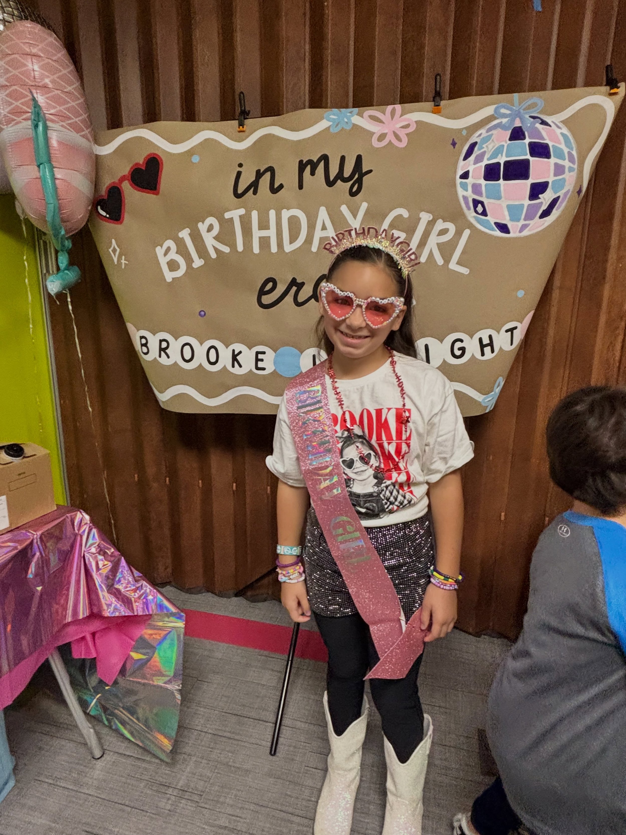 Our SWIFTIE IS 8️⃣‼️🌟🪩💖🥳

A weekend was HAAAAD !! 

Thank you SOOOO much to everyone who helped us celebrate and pull off this incredible (week long..) celebration ! From friends, family, desserts, decor, dinners, presents, and more ! 

Party: @u