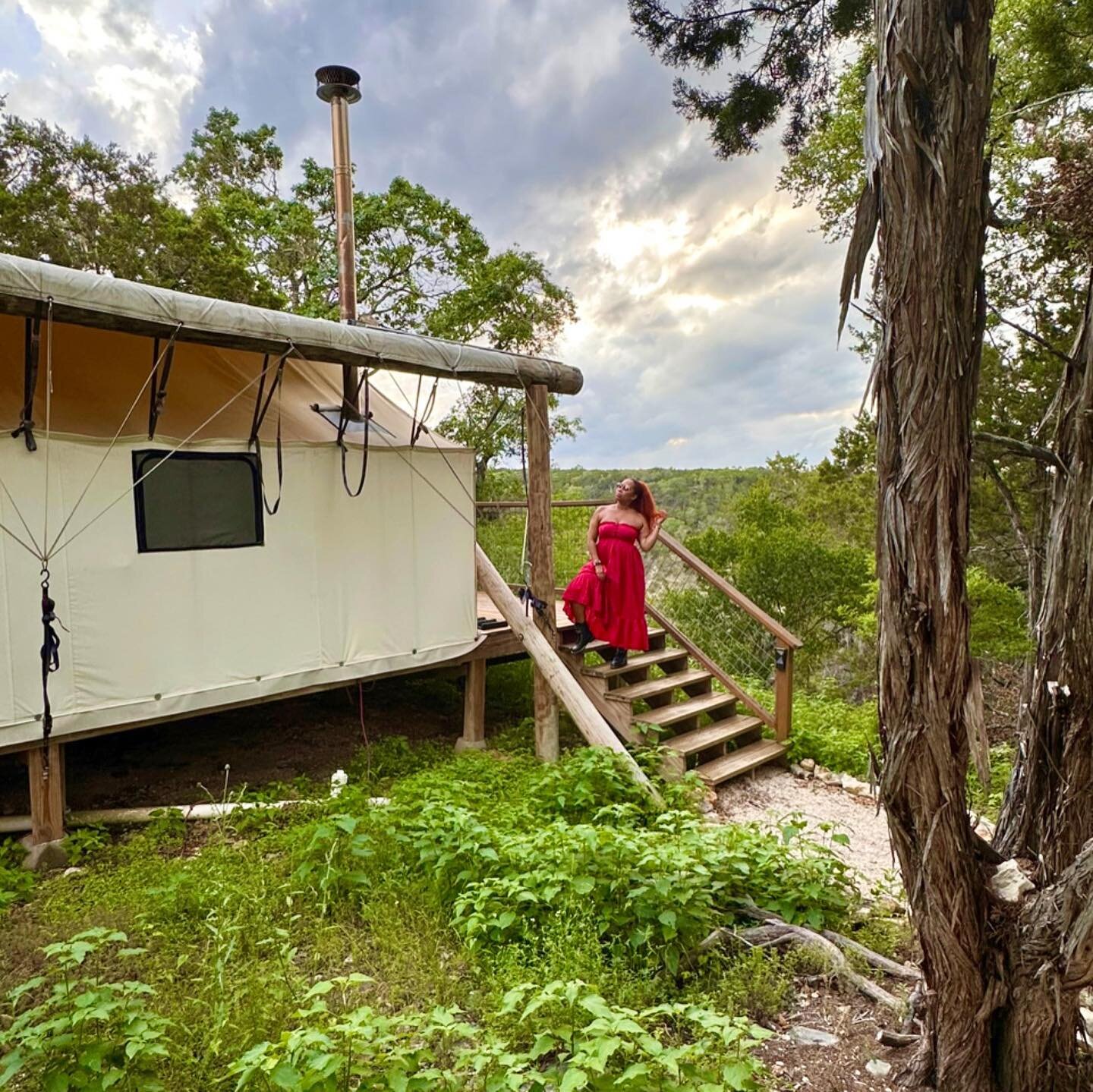 #blackwomengoneglamping

Picture this: Black Women + Luxury Glamping Tents + Nature = a whole vibe

I love trying new experiences and Glamping has been on my bucket list for quite some time so I couldn&rsquo;t wait to attend @omnoire retreat leader @