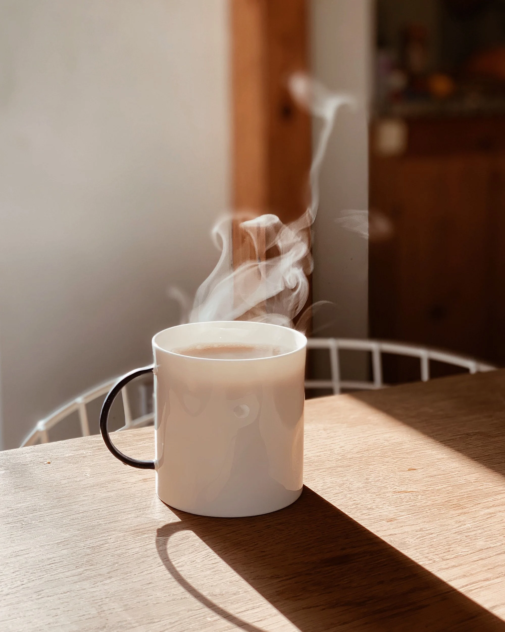 Lifestyle_Tea Mug_Cobalt_steam.JPG