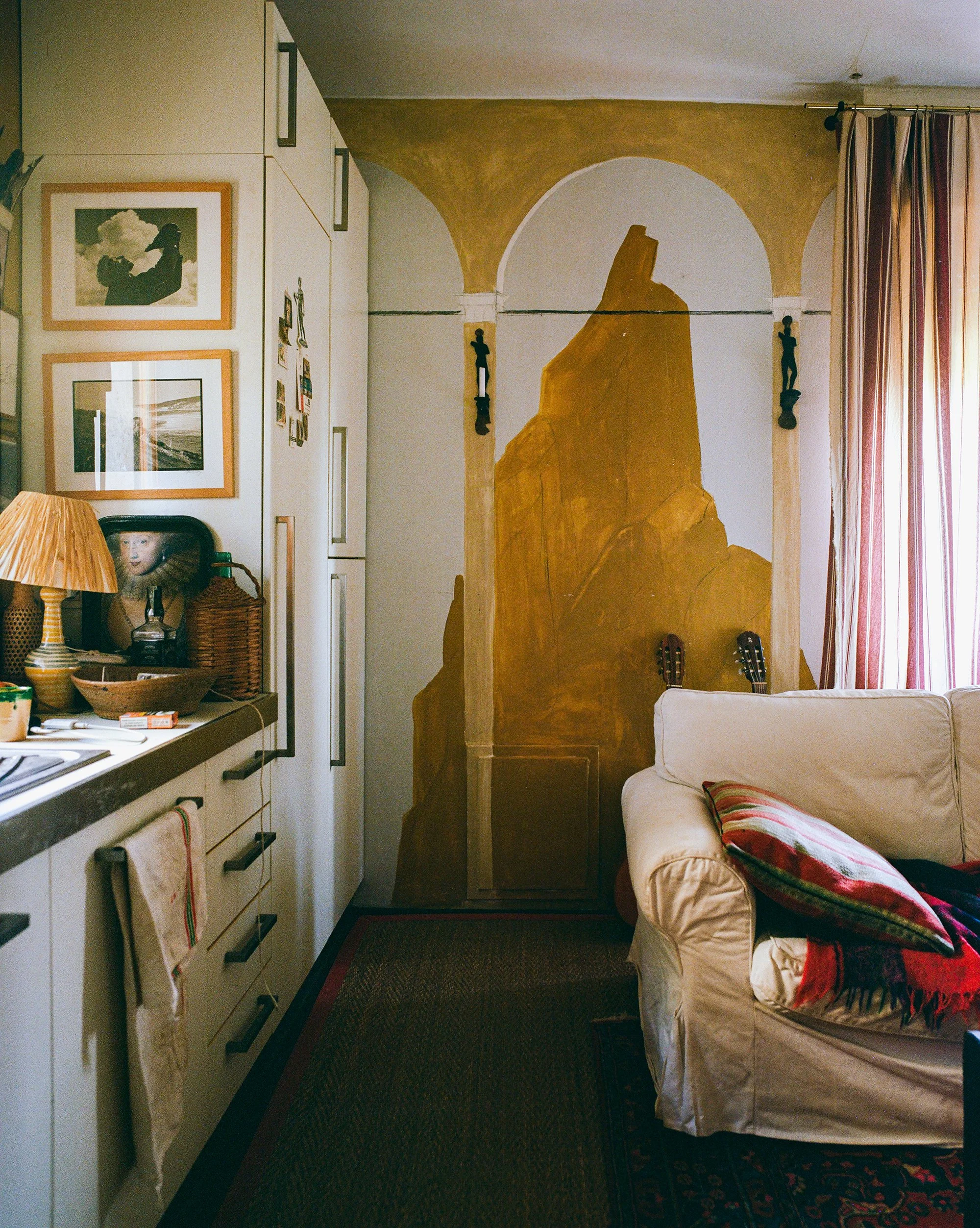 Arch and painting 2.jpg