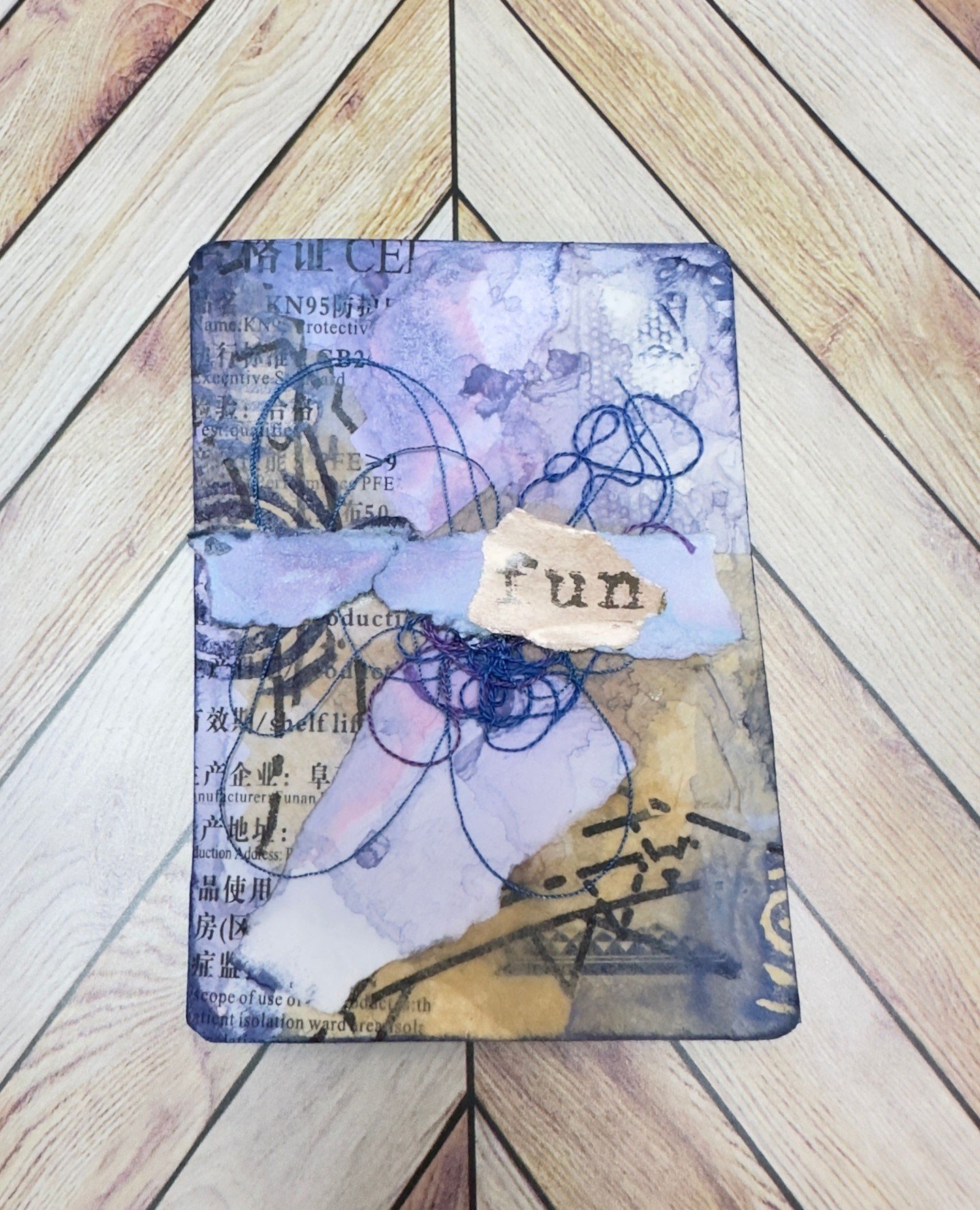 Meet the 9 of &clubs;️'s, card # 18 of my #mixedmediadeckbuild ⁠
⁠
Created in 2023 for #craftyhopeprompts a prompt deck challenge that was created by @craftyhope and using her week 18 prompts of alcohol spray, hand carved stamp and pattern.⁠
⁠
#realt