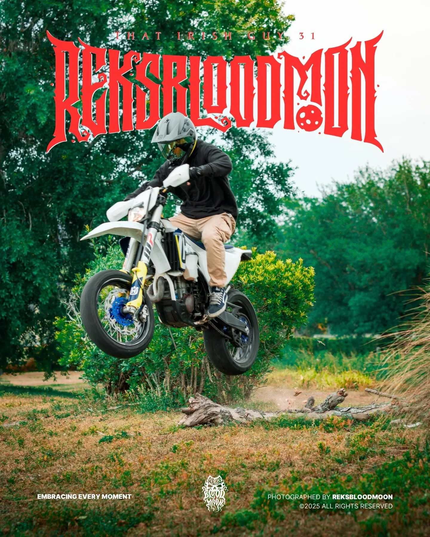 Blood, Sweat, And Gears.

👽 @that_irish_guy31 
📸: @reksbloodmoon 

#motocross #eastcoast #supermoto #bikelife #weekendvibes #riding #biker #moto #motorcycle #husqvarna #dirtbike #enduro