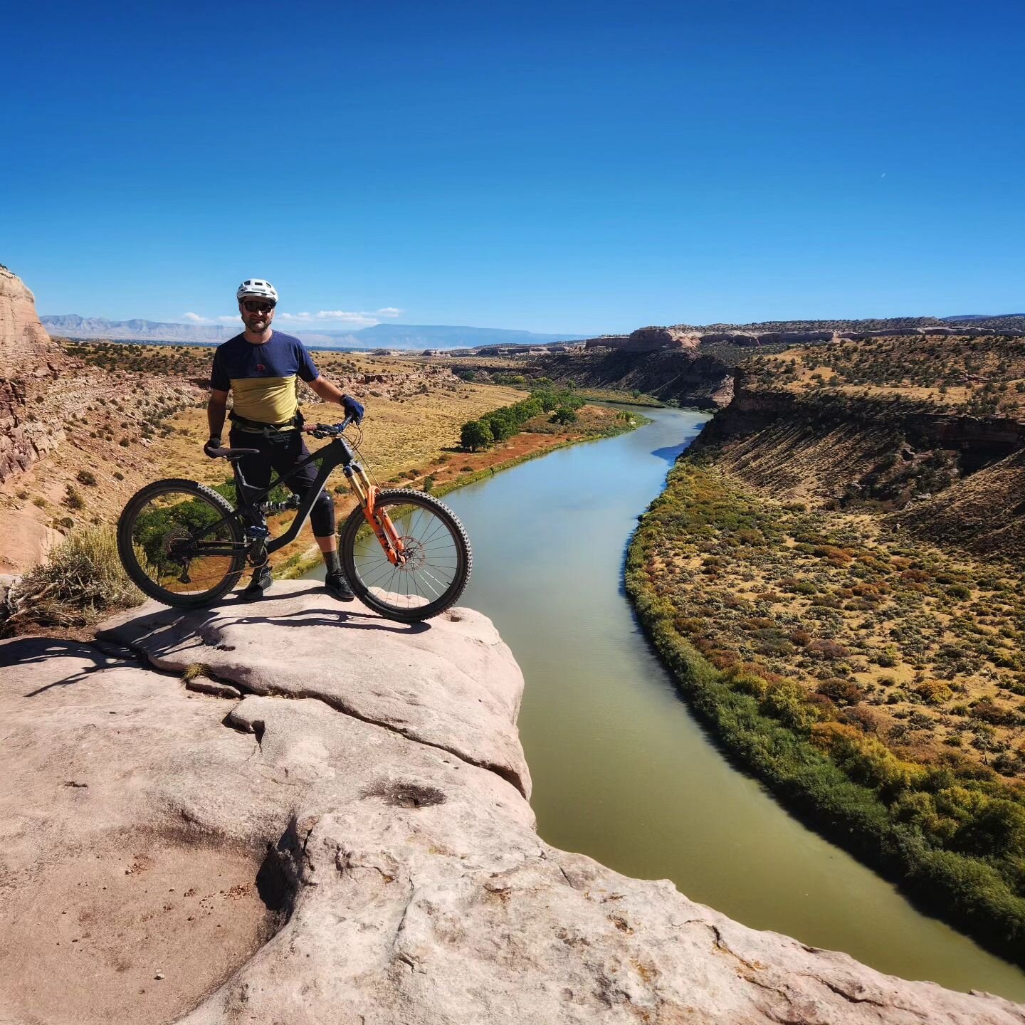 We made a one-day stop in Fruita for a tasty burrito Camilla's and 4 hours of trails in the sunshine at the Kokopelli Loops. 

It was too beautiful to stop and take many photos; taking it all in took my full attention. I did manage to get one though.