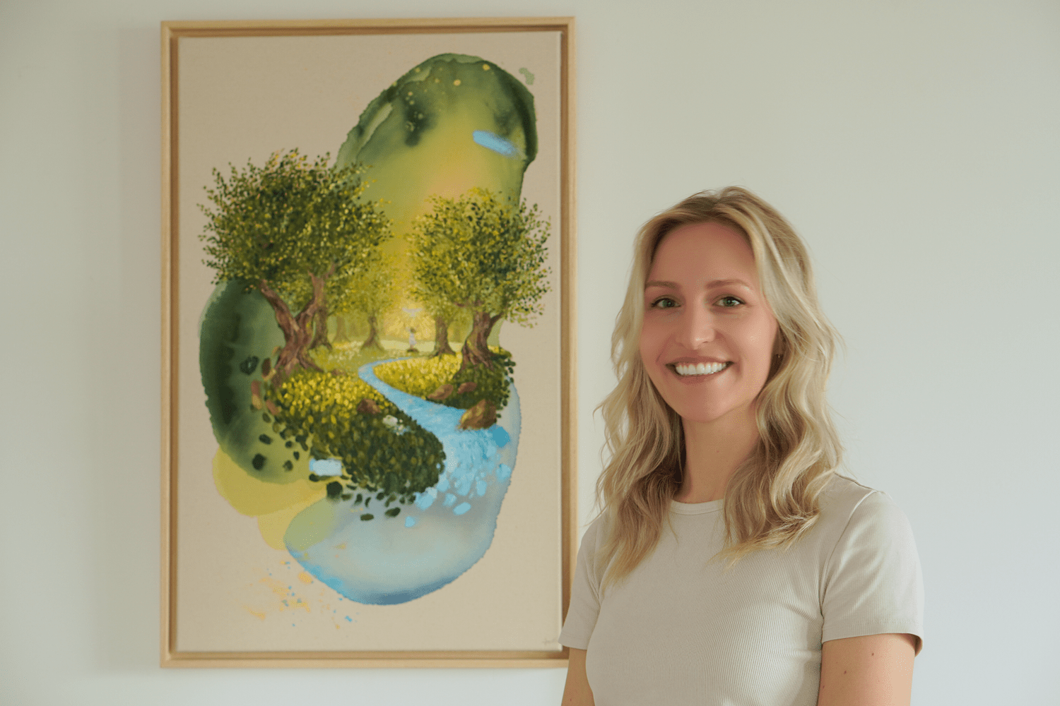 Natalie Ingerle neben ihrem Kunstwerk Seine Gnade fließt über mich