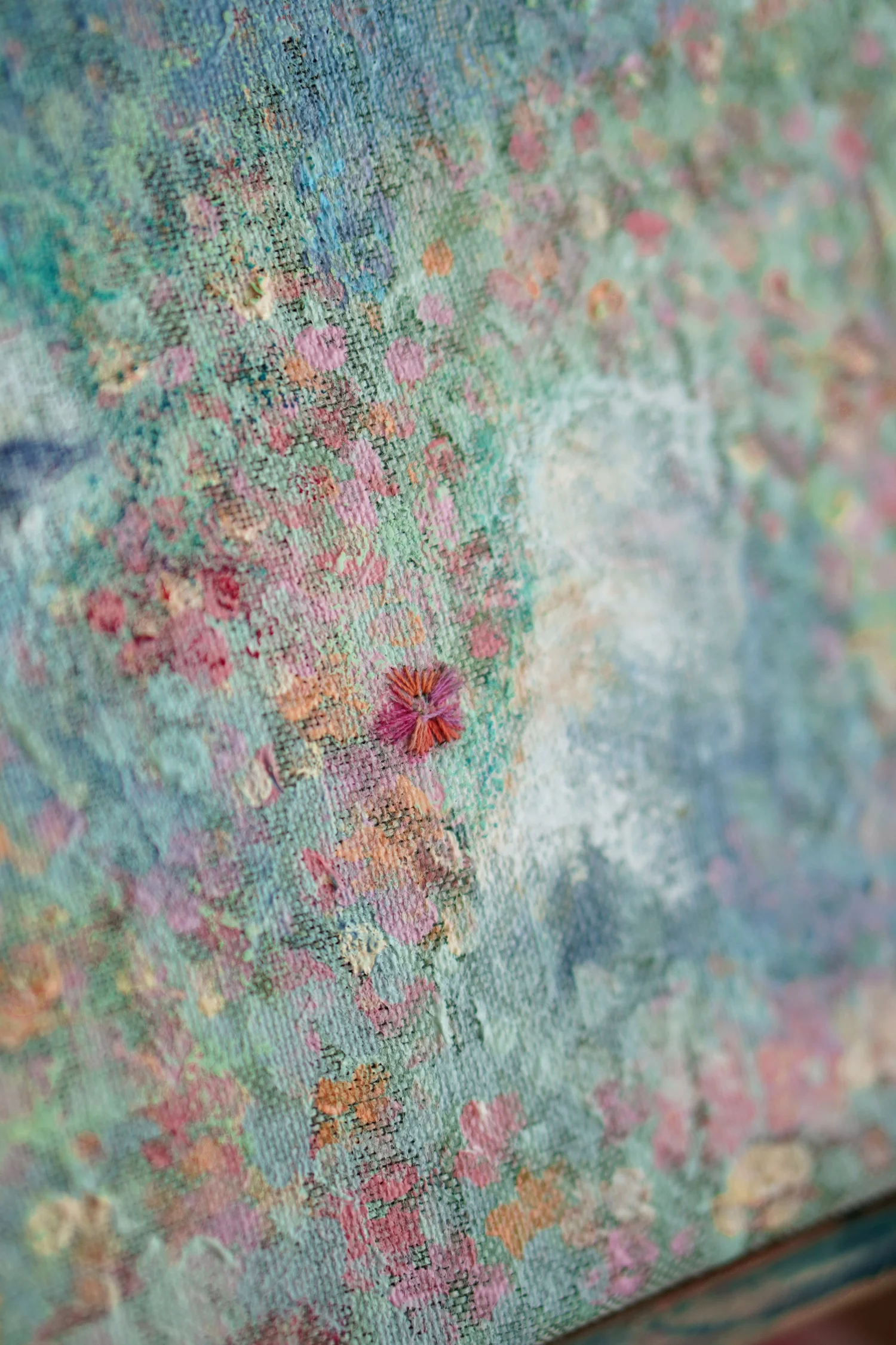 Er erquicket meine Seele, Stickereien in der Blumenwiese, Detailaufnahme