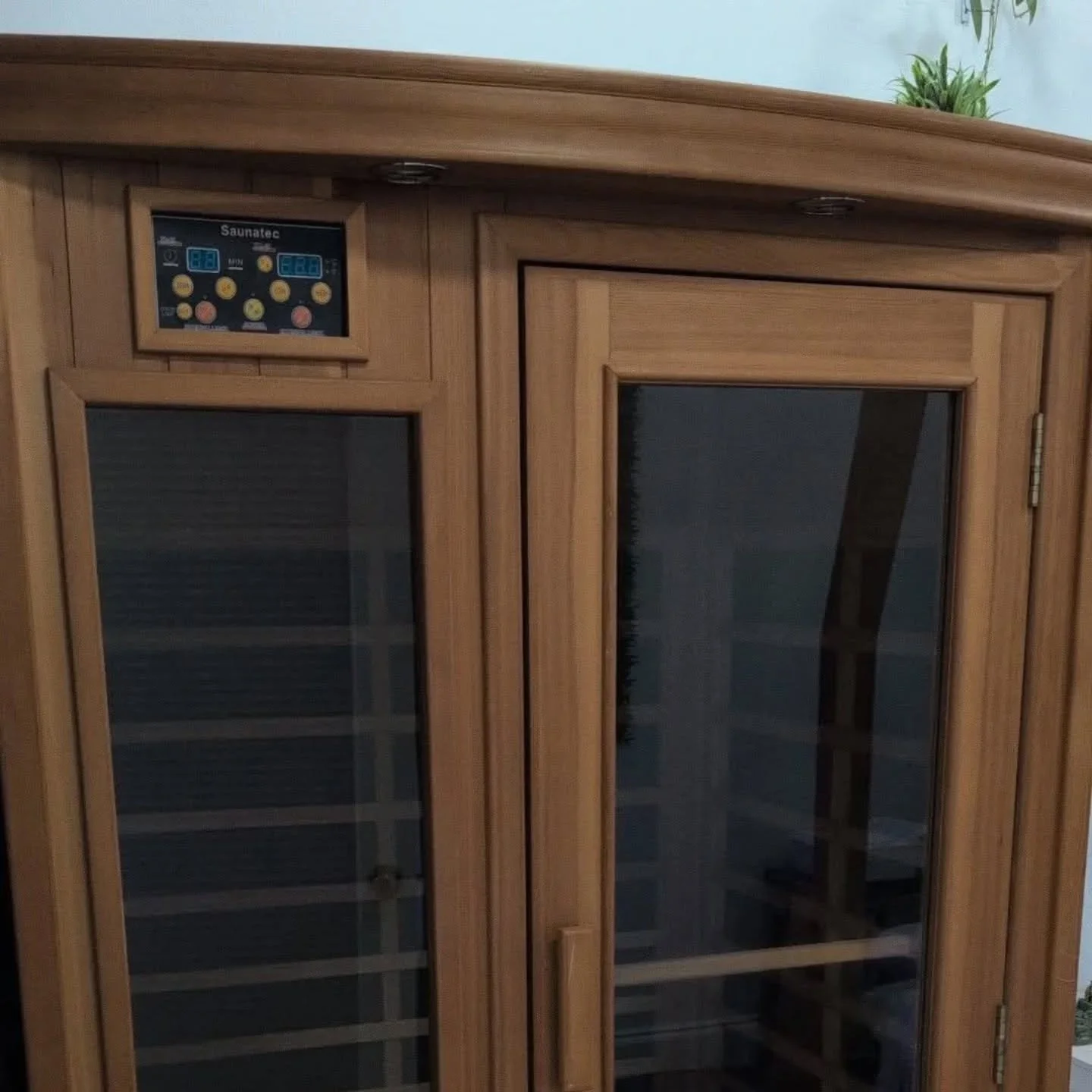 My Saunatec Infrared Sauna is officially DEAD 😭 I would love some recommendations for a new sauna. I liked that it went up to 150⁰ and was roomy (designed for 2 people but really 1 person fits comfortably). Other than that, I don't know that I have 