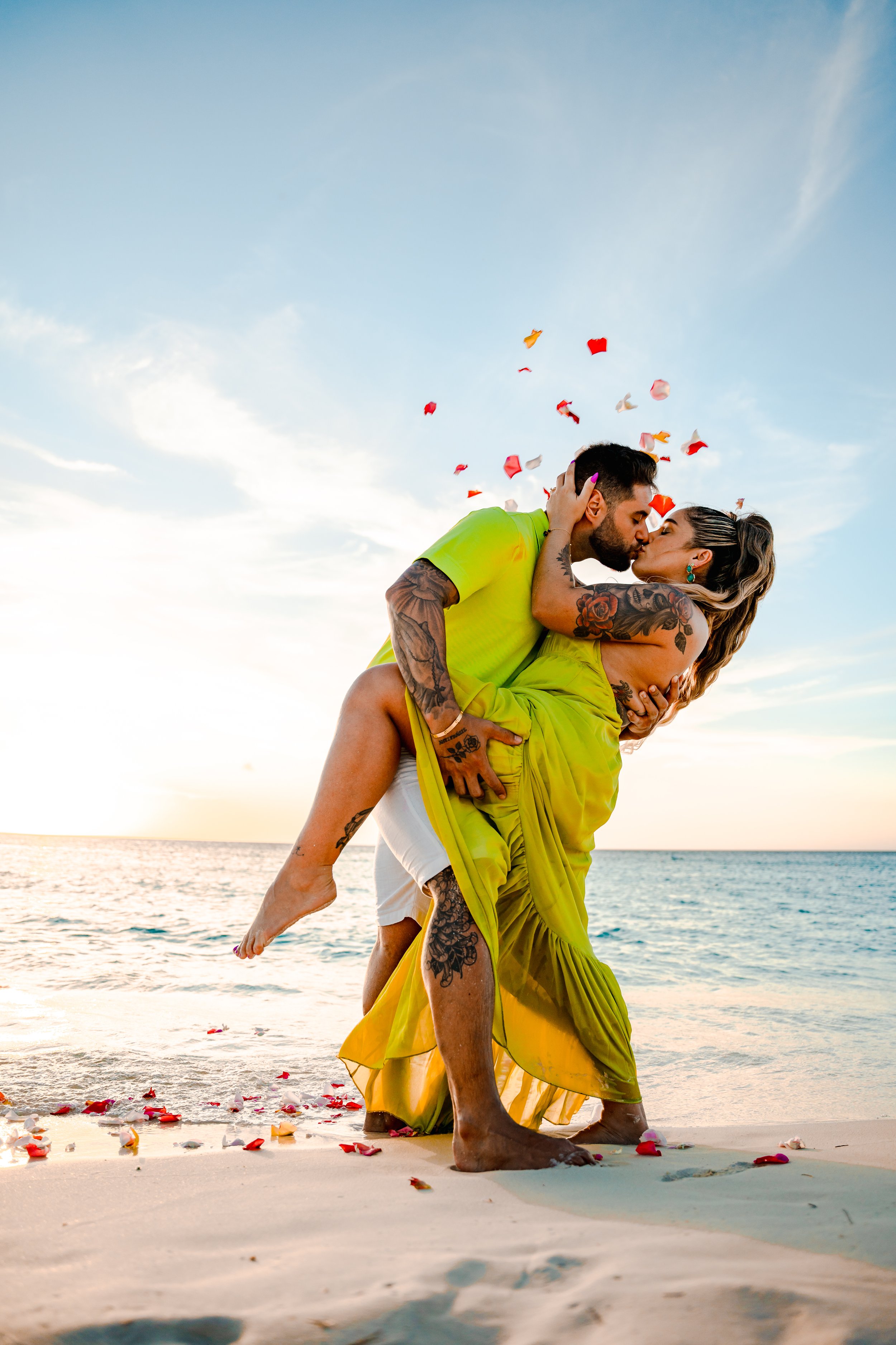 picnic aruba just engaged photoshoot