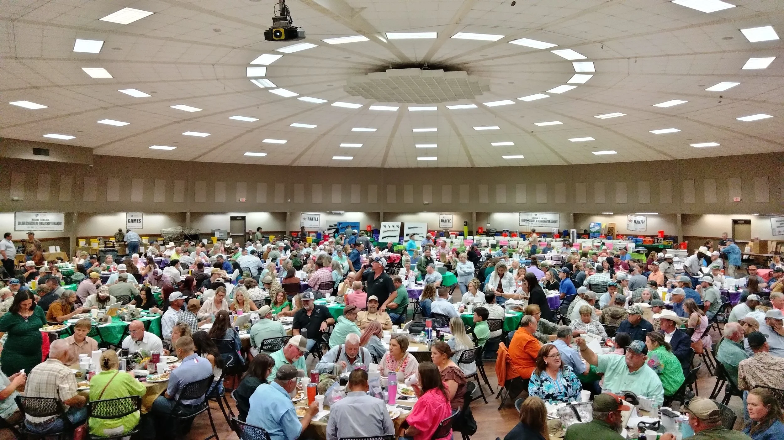 NWTFGC Banquet Crowd4 0826.jpg