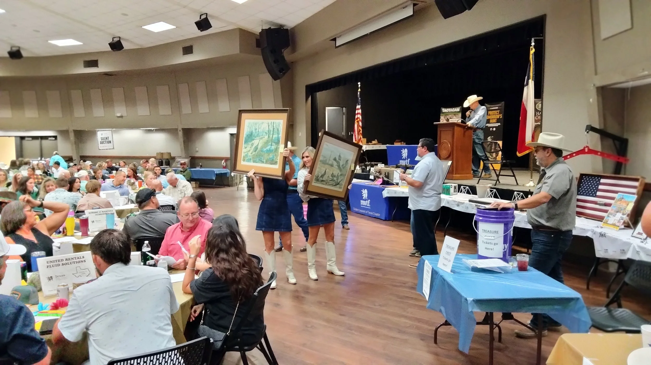 NWTFGC Banquet Auction3 0826.jpg