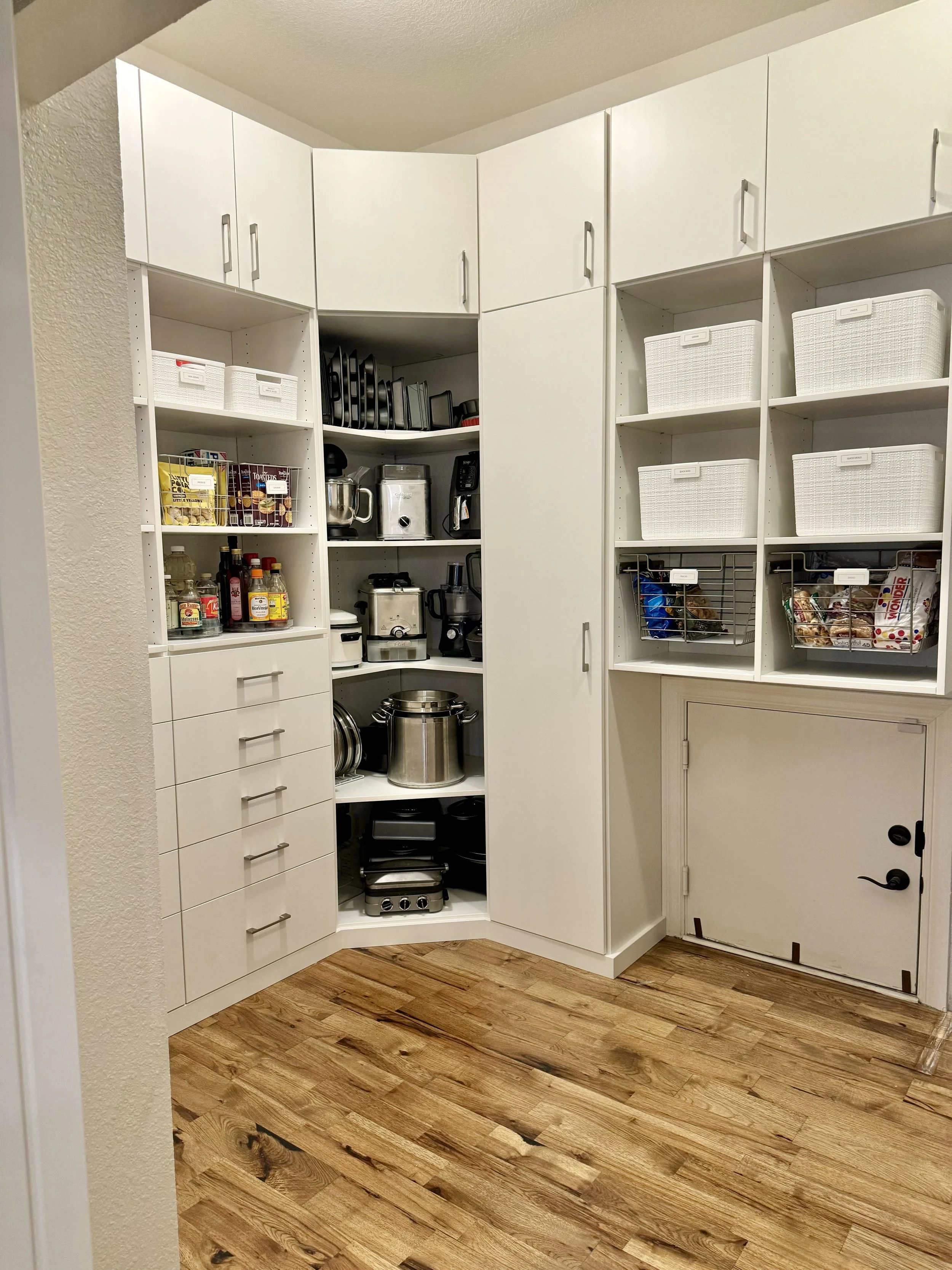 home kitchen custom walk-in pantry