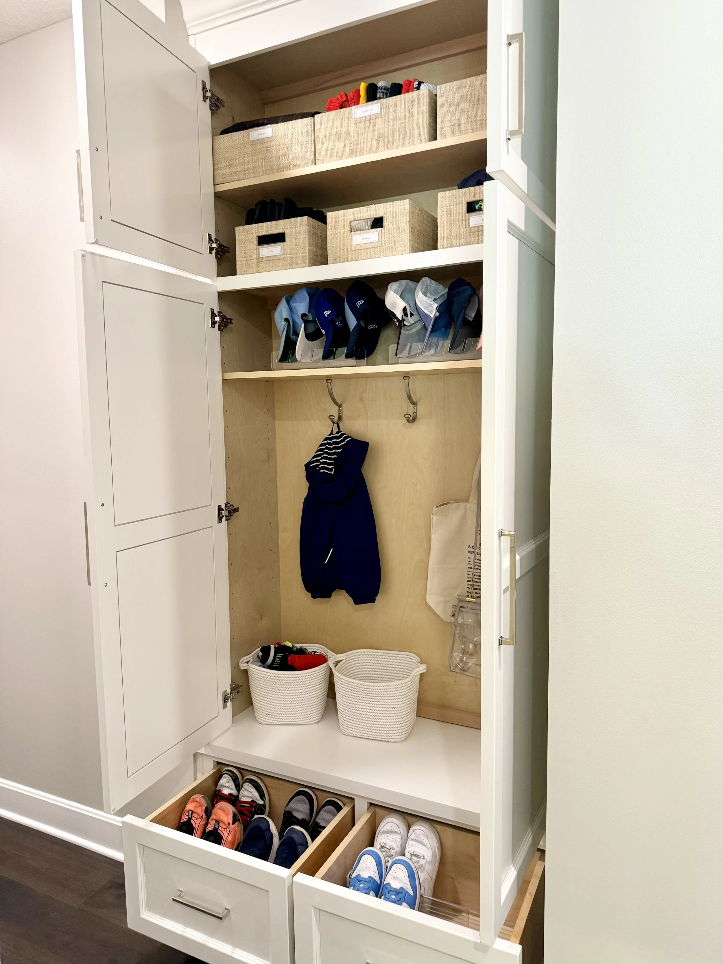 entry mudbench coats hats backpacks