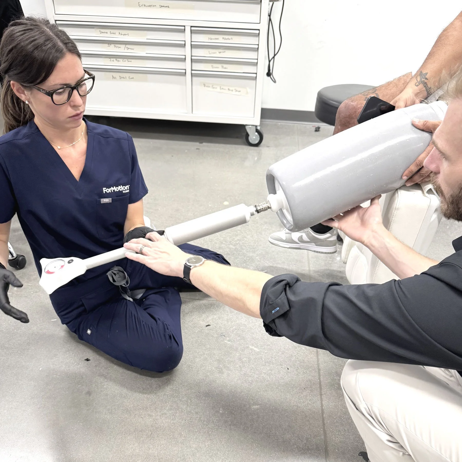 Resident injecting resin for direct socket.