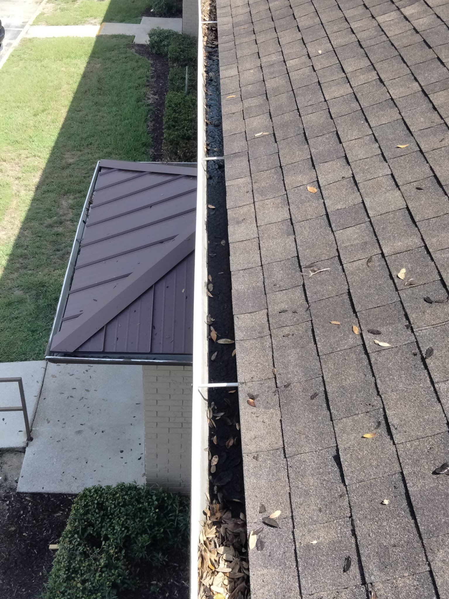 GUTTER CLEANING