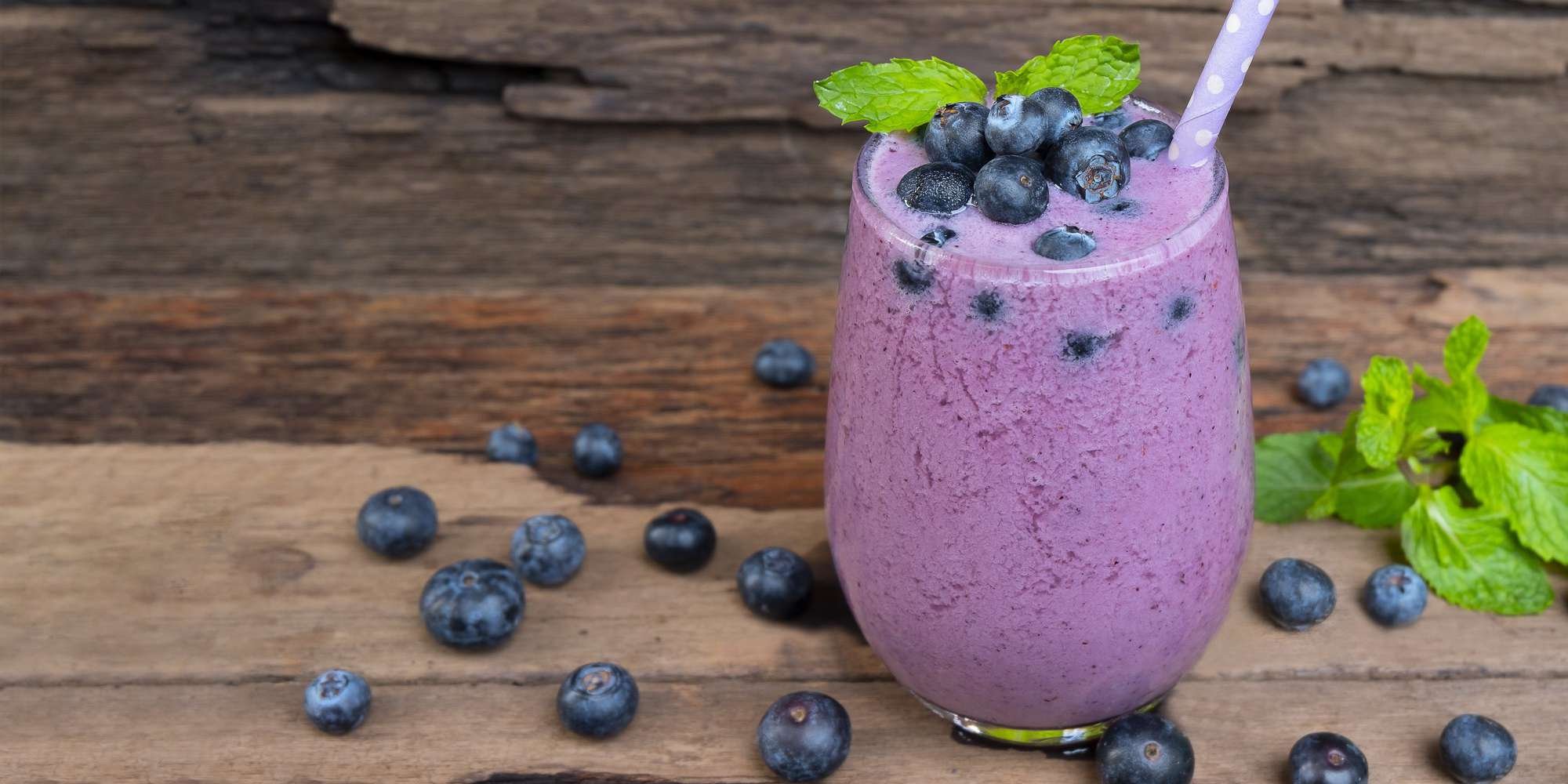 Creamy Blueberry & Coconut Smoothie