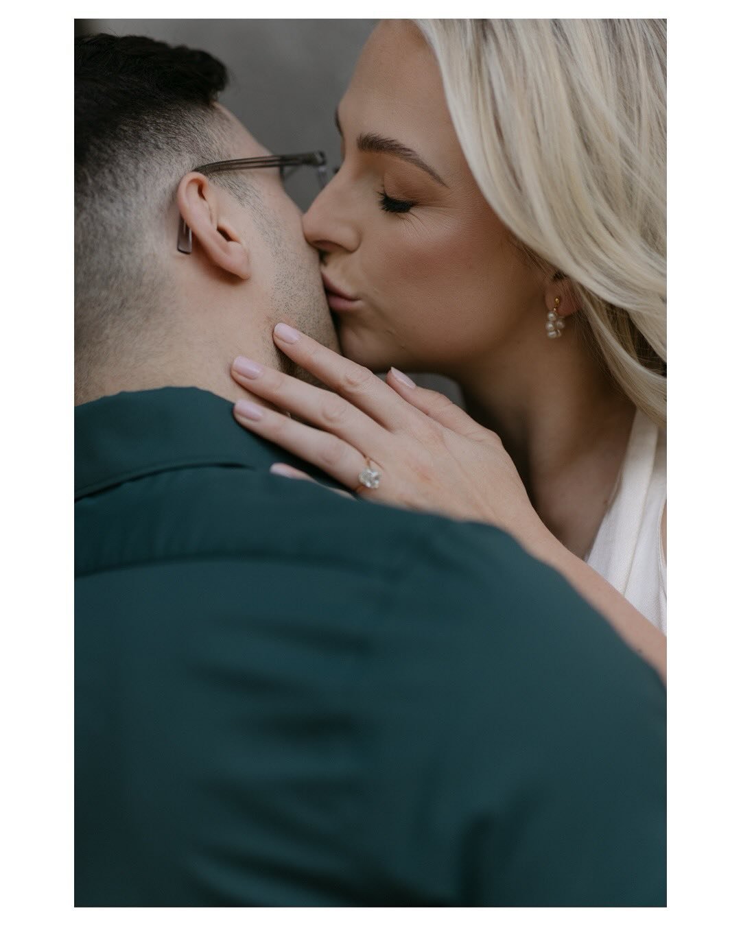 Engagement Photos from Ashley 🤍💍 - her makeup looked so glowy and natural. 📸 @wanderlynnphotography 

✨BOOK ME LINK IN BIO✨

#engagementmakeuplook #naturalglam #naturalmakeuplook #glowymakeuplook #softglammakeup #wisconsinmakeupartist #wisconsinmu
