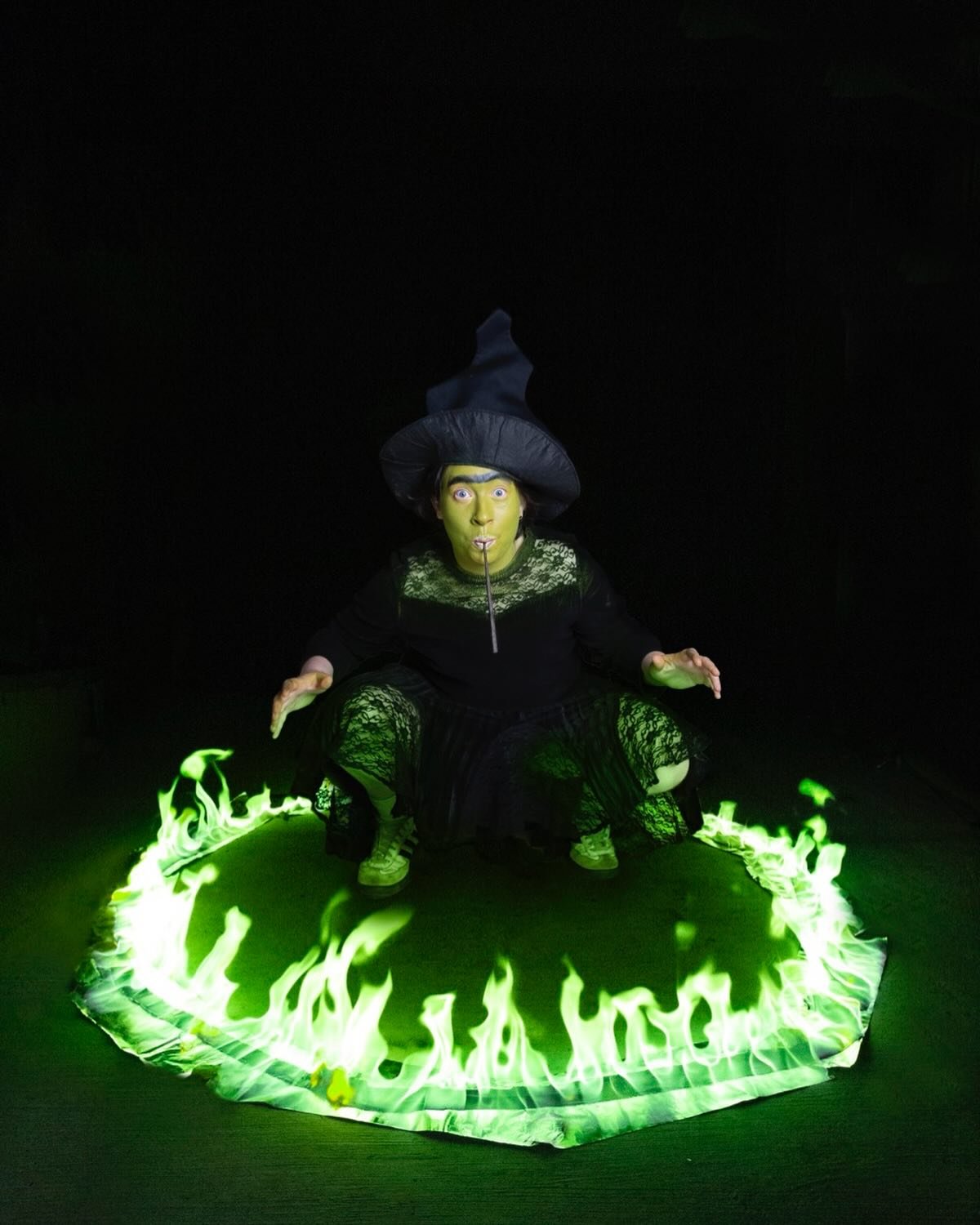 Following sold-out shows at The Edinburgh Fringe Festival, Amando Houser invites you to their unhinged clown hour of self-discovery. Get tickets at the link in bio 🎟️