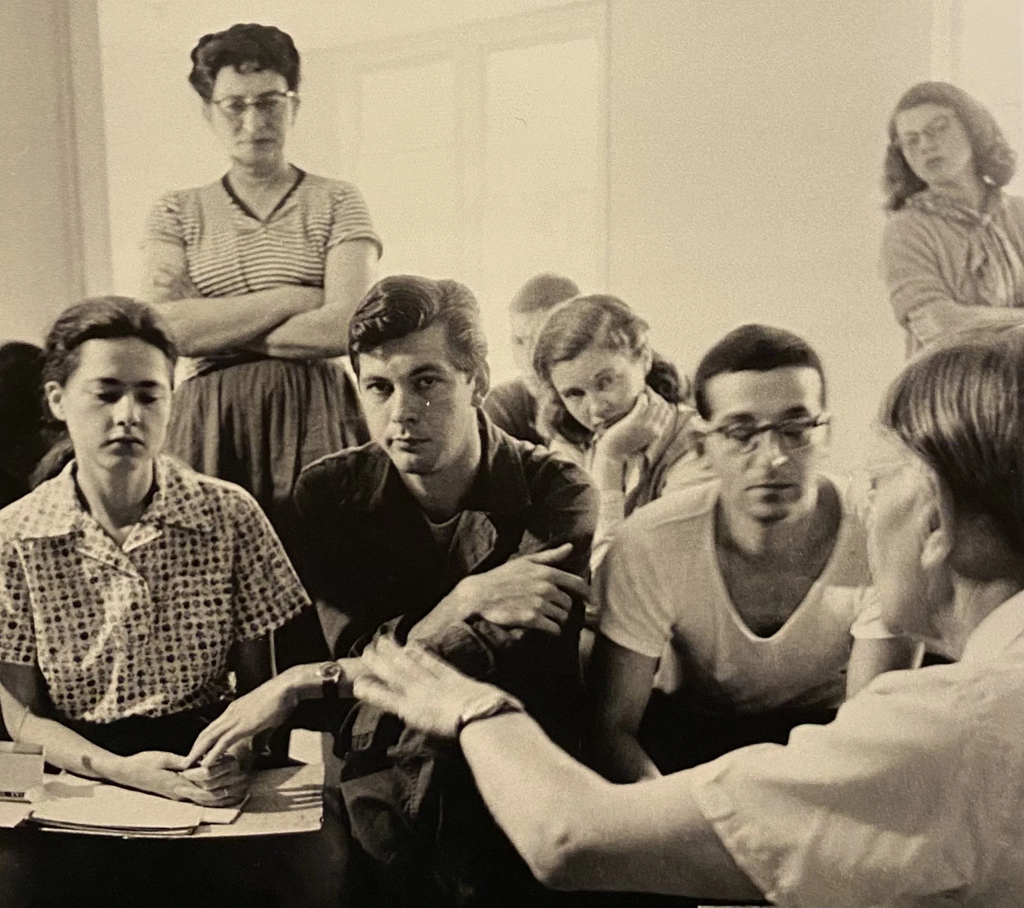 Sewell Sillman in the front row (right) of Josef Albers's class at Black Mountain College, 1948. Photo: Clemens Kalischer. Courtesy Florence Griswold Museum.