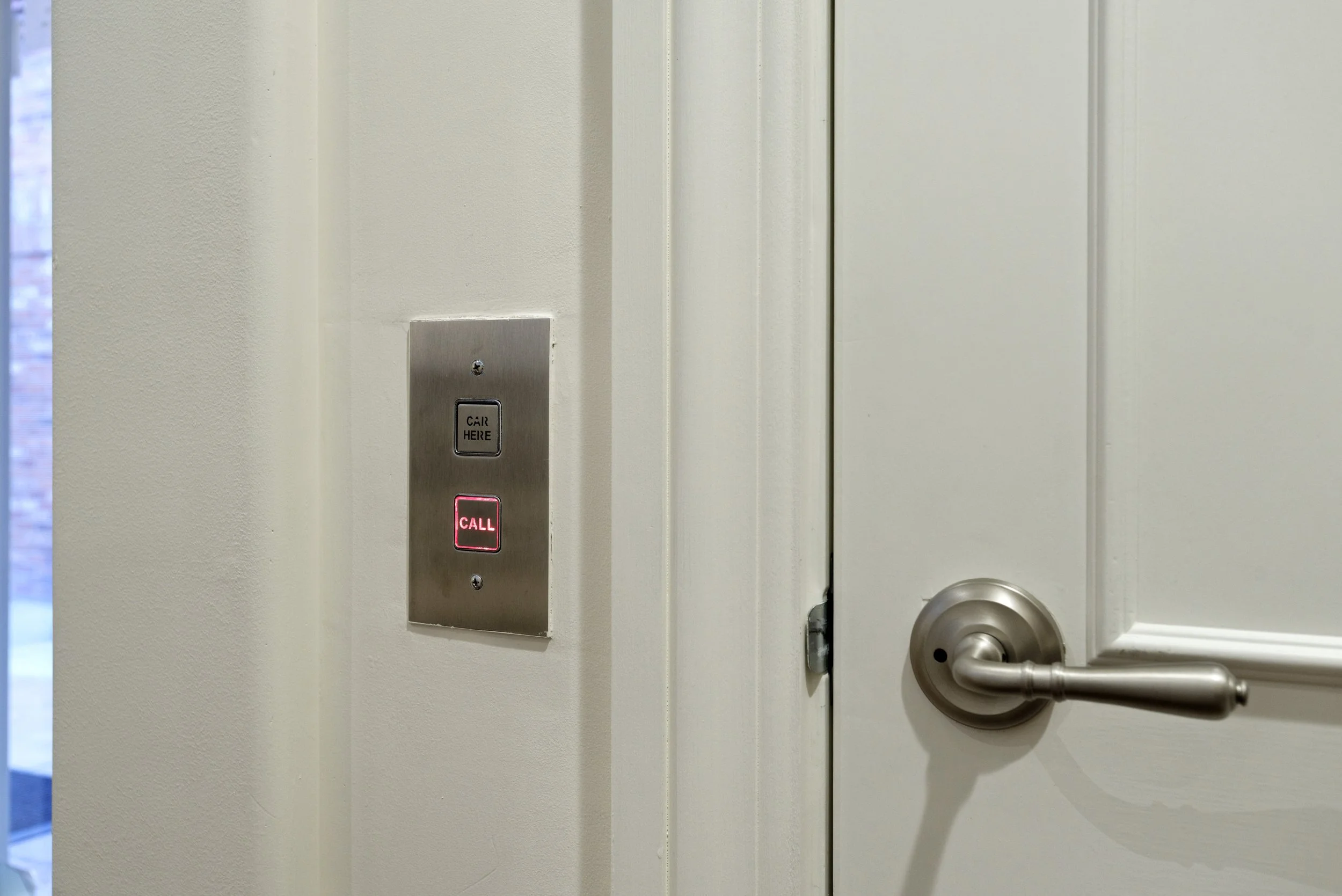 One 825eCooper_HiRes002.jpg