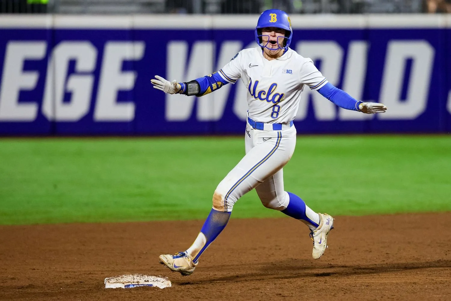 15 -  - b0d0a300-5c0e-4ed3-9fad-0dae4dfe165e.jpg