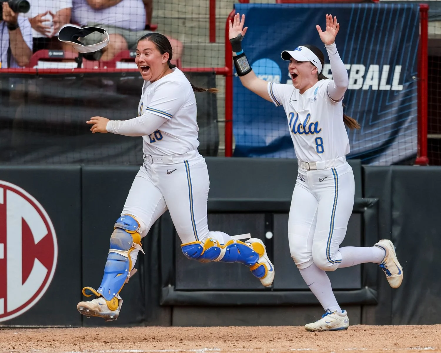 4 -  - d9aad54e-2072-4d90-b6d5-dfc7b7906c05.jpg