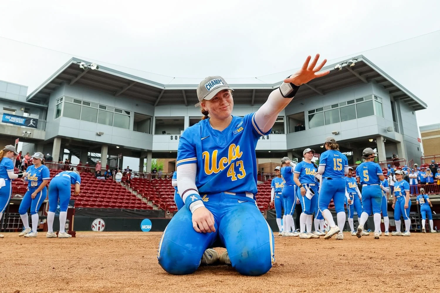 10 -  - 09ca3b81-df7b-4bfc-9c81-bab5d90270fa.jpg