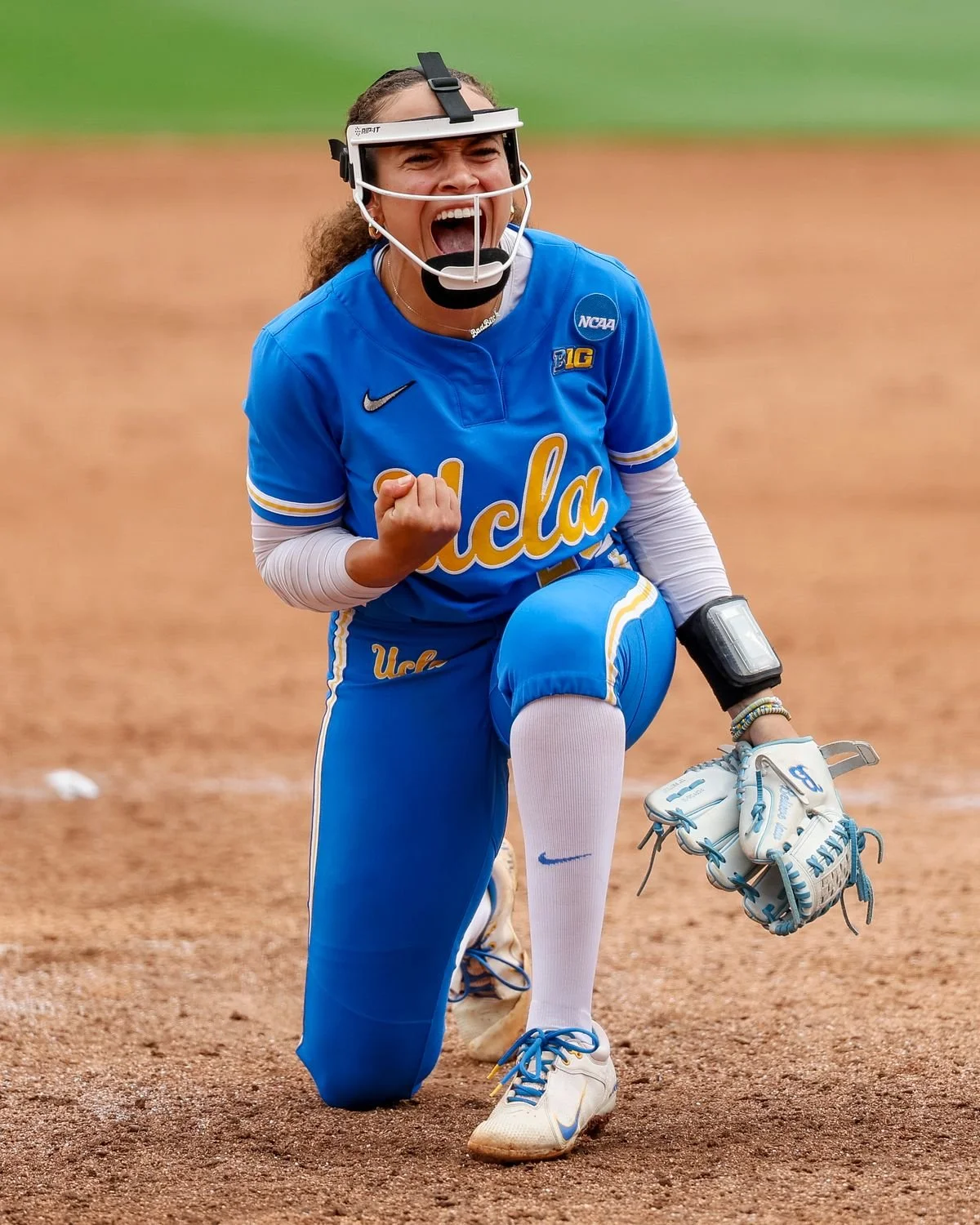 6 -  - 6a647dd5-2bdf-47a7-abaa-421c4d7427bf.jpg