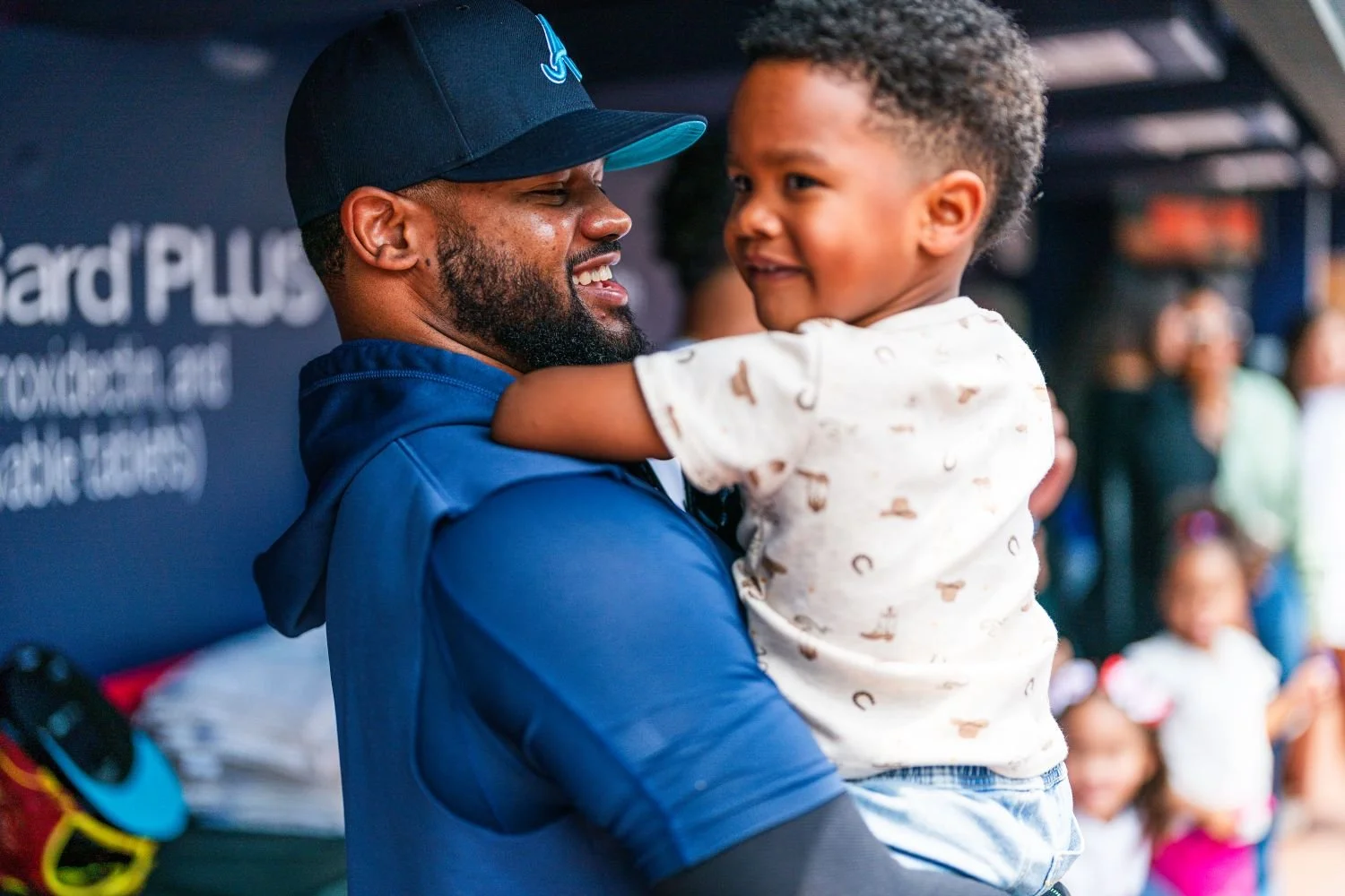 3 - 240616_BR_rays_game3_MG400332 - 6f612cba-8c69-4cee-9cc8-cce49ceecfa5.jpg