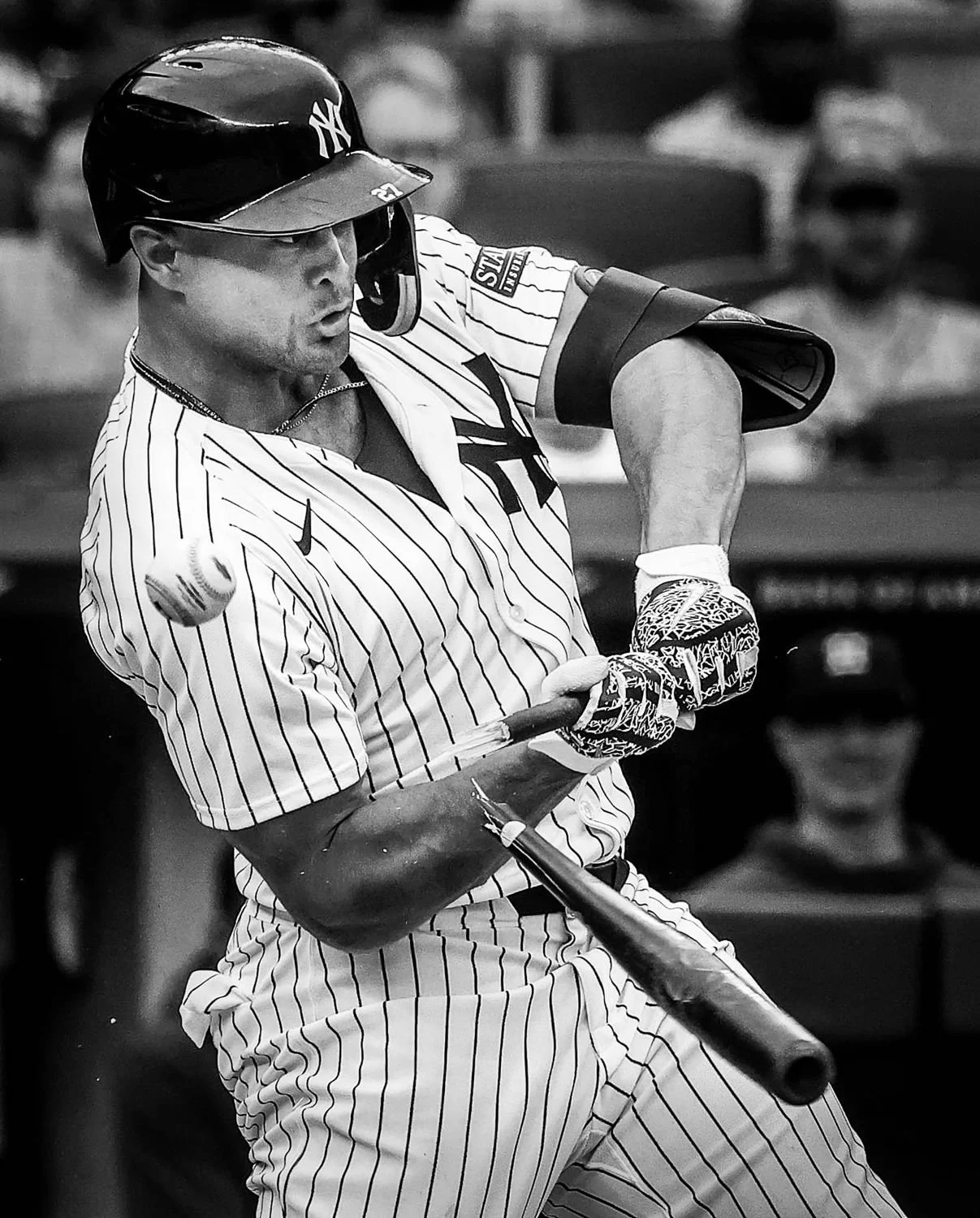 2 - HOUSTON- WE HAVE A BROKEN BAT - de6ebb4b-74a3-4a9d-85fb-399369ce1b72.jpg