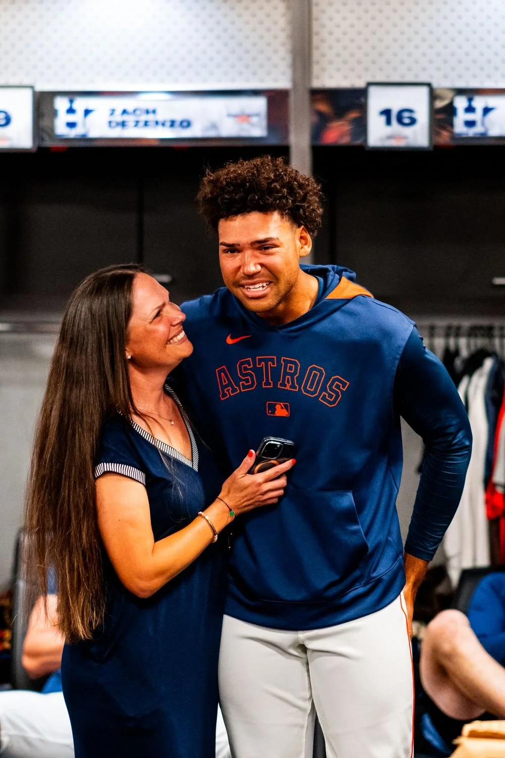 9 - 032525_Roster Surprise_ET104338 - 3986423a-ef80-4627-8008-60d5933591da.jpg