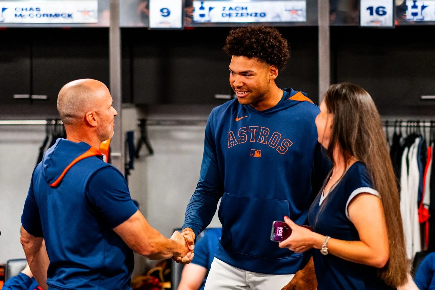 10 - 032525_Roster Surprise_ET104422 - 43125499-650c-47cb-bbb1-541bb9e29347.jpg