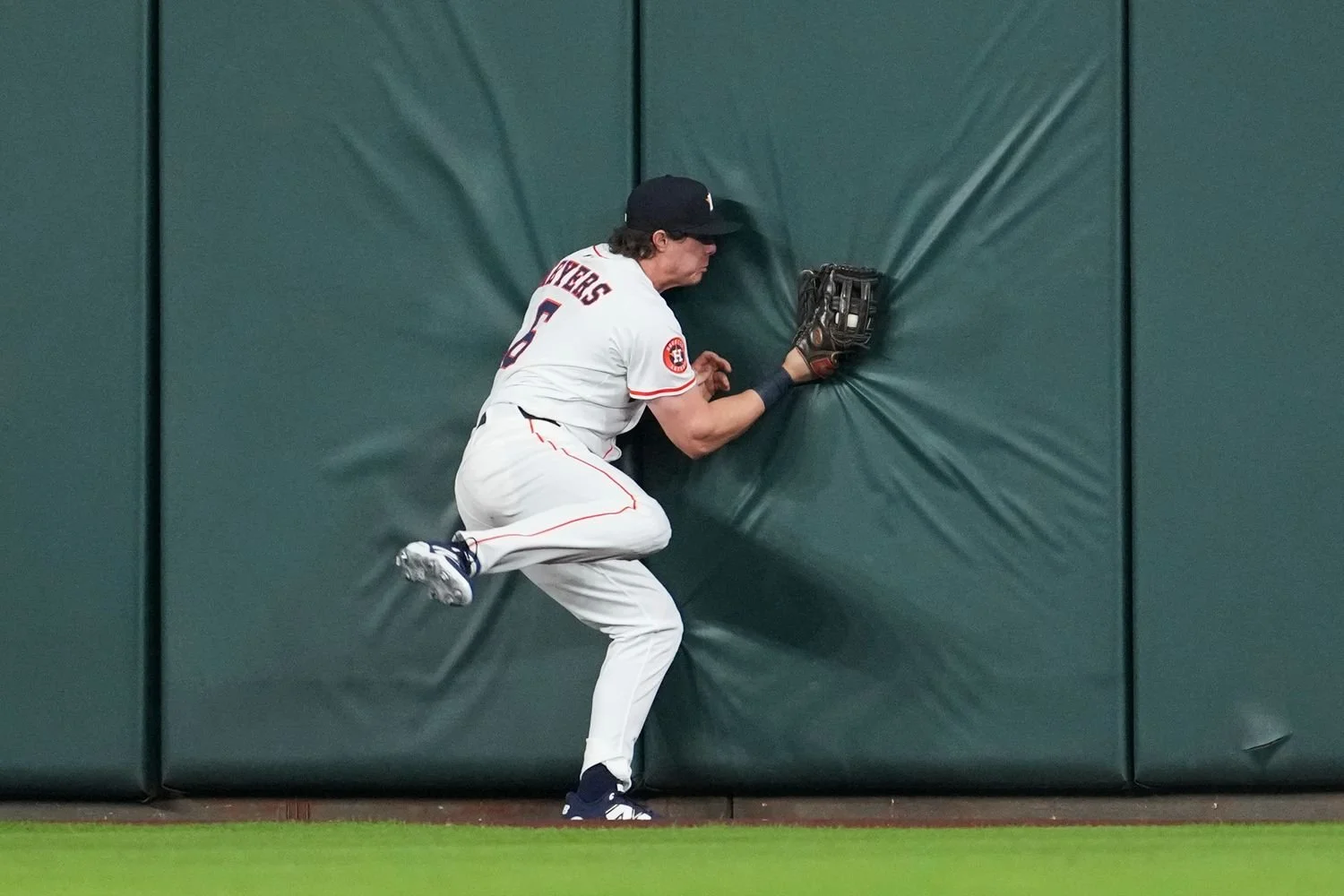 11 - Hitting the wall - a047dc8e-d14c-4a61-b6ef-47932cf60d71.jpg